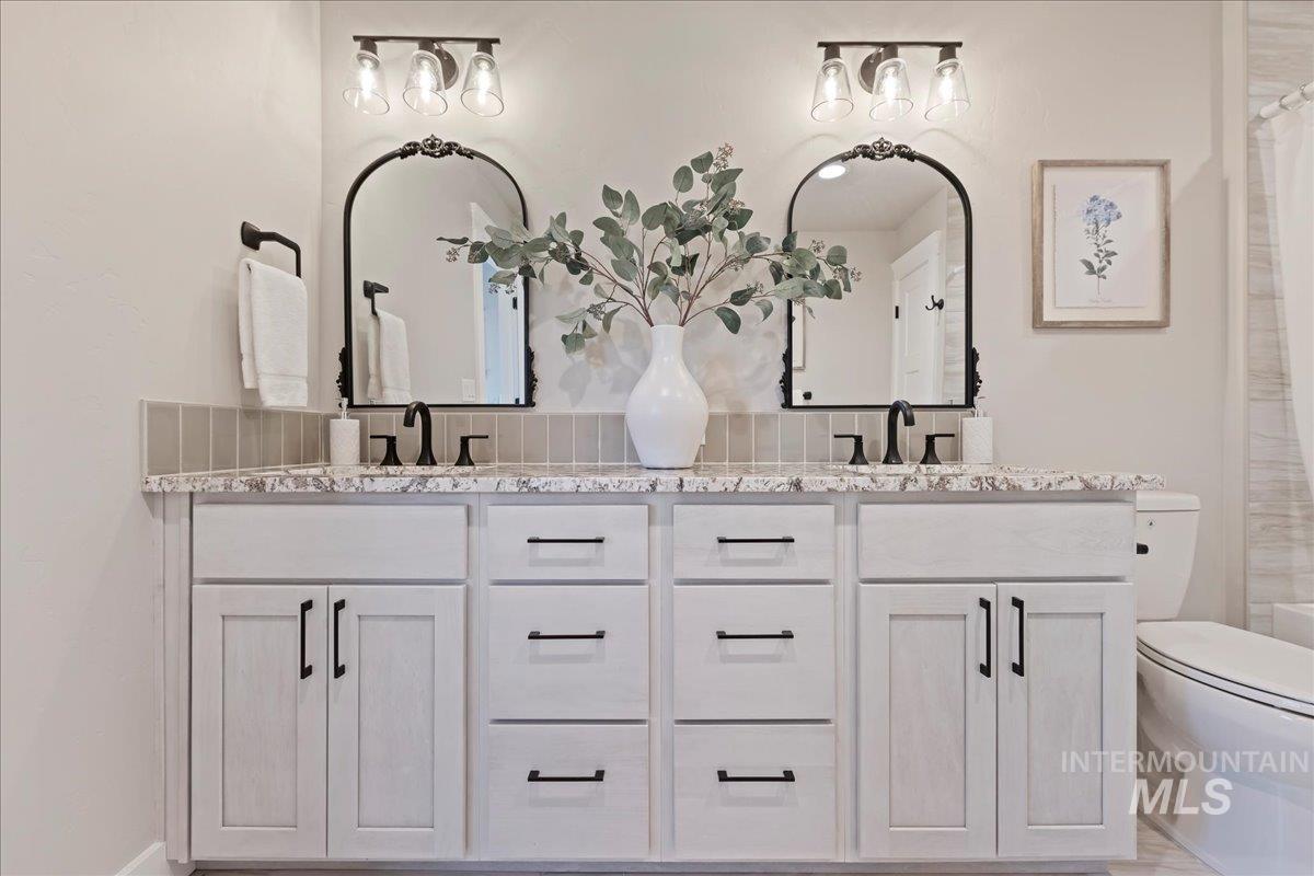 10093 W Mcmillan & 10095 Mcmillan (Adu)