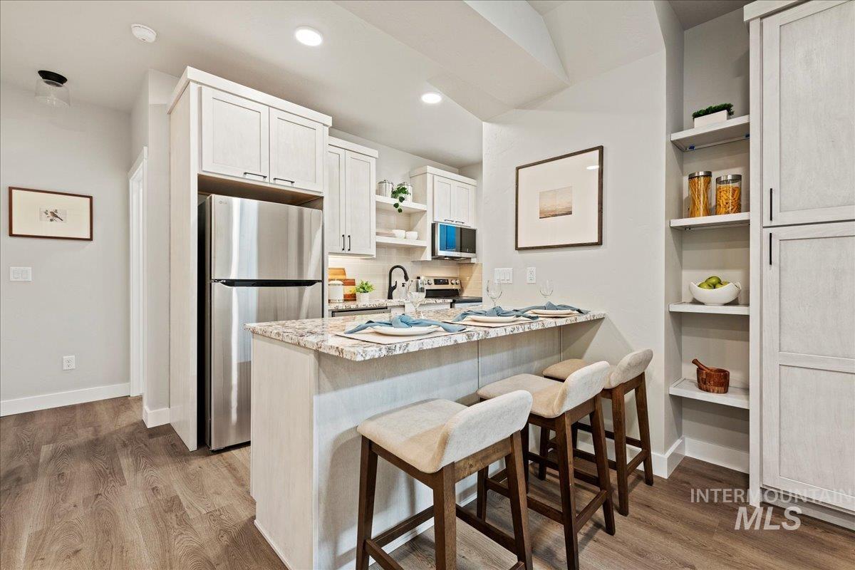 10093 W Mcmillan & 10095 Mcmillan (Adu)