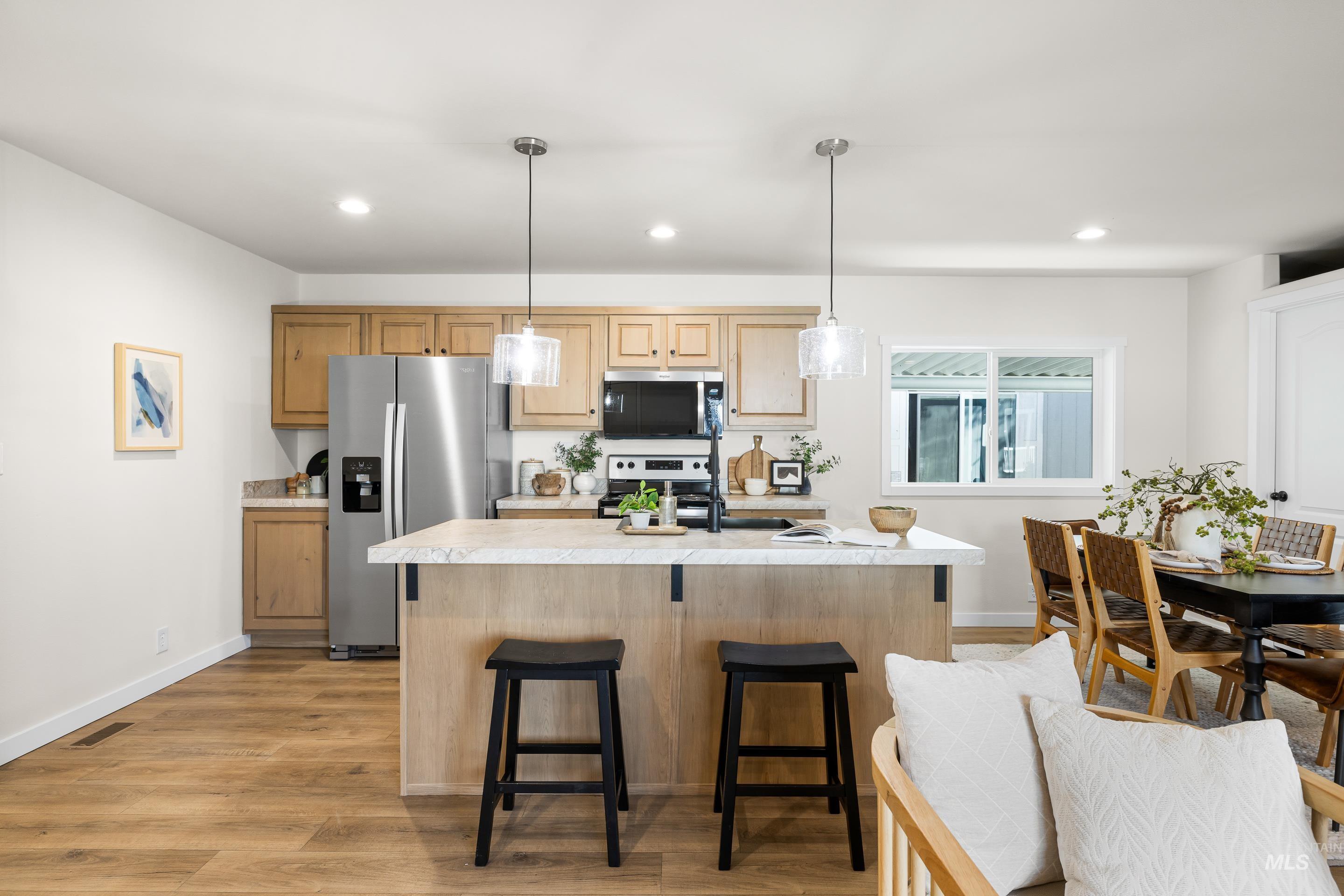 208 E 44th Unit: 22