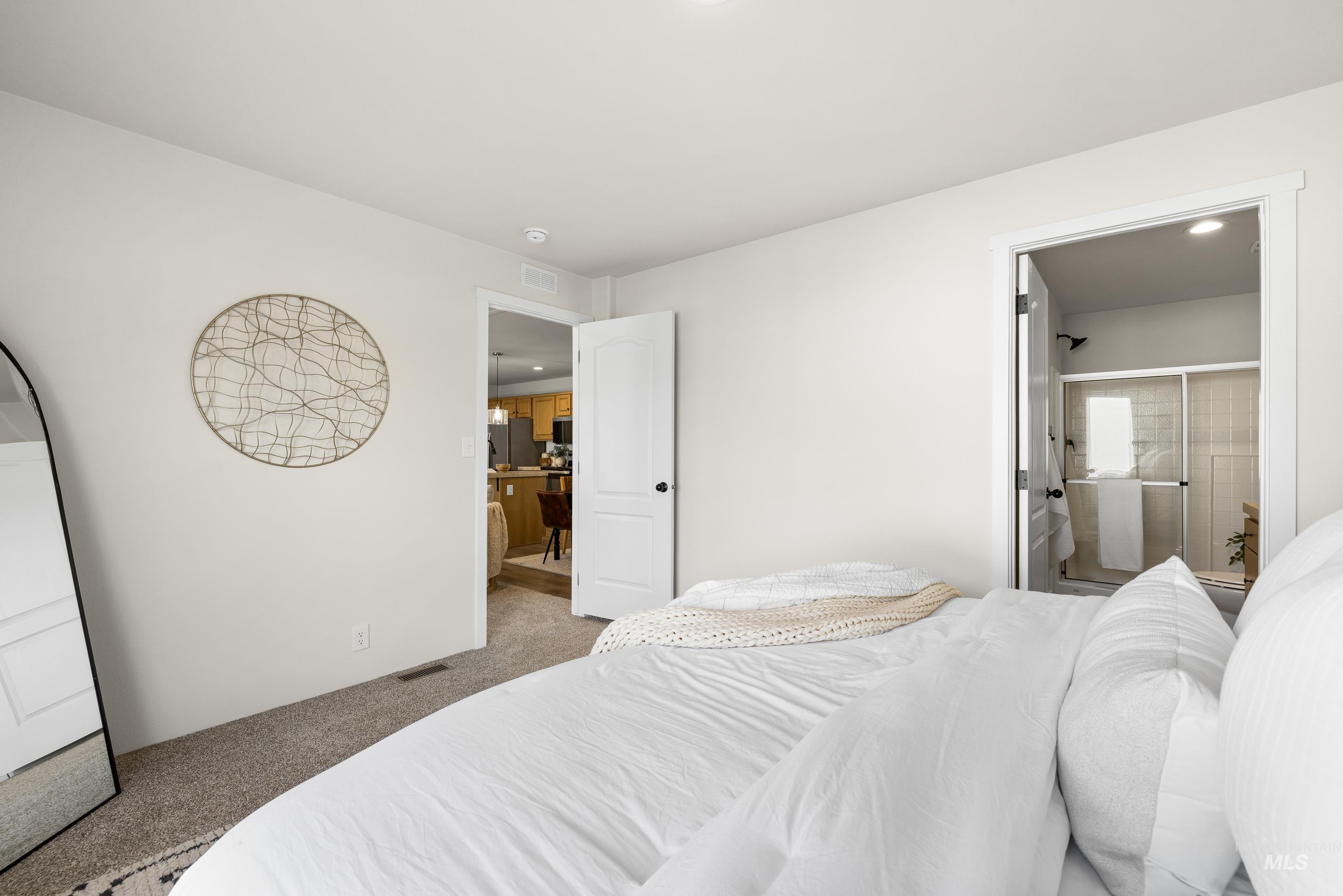 208 E 44th Unit: 22