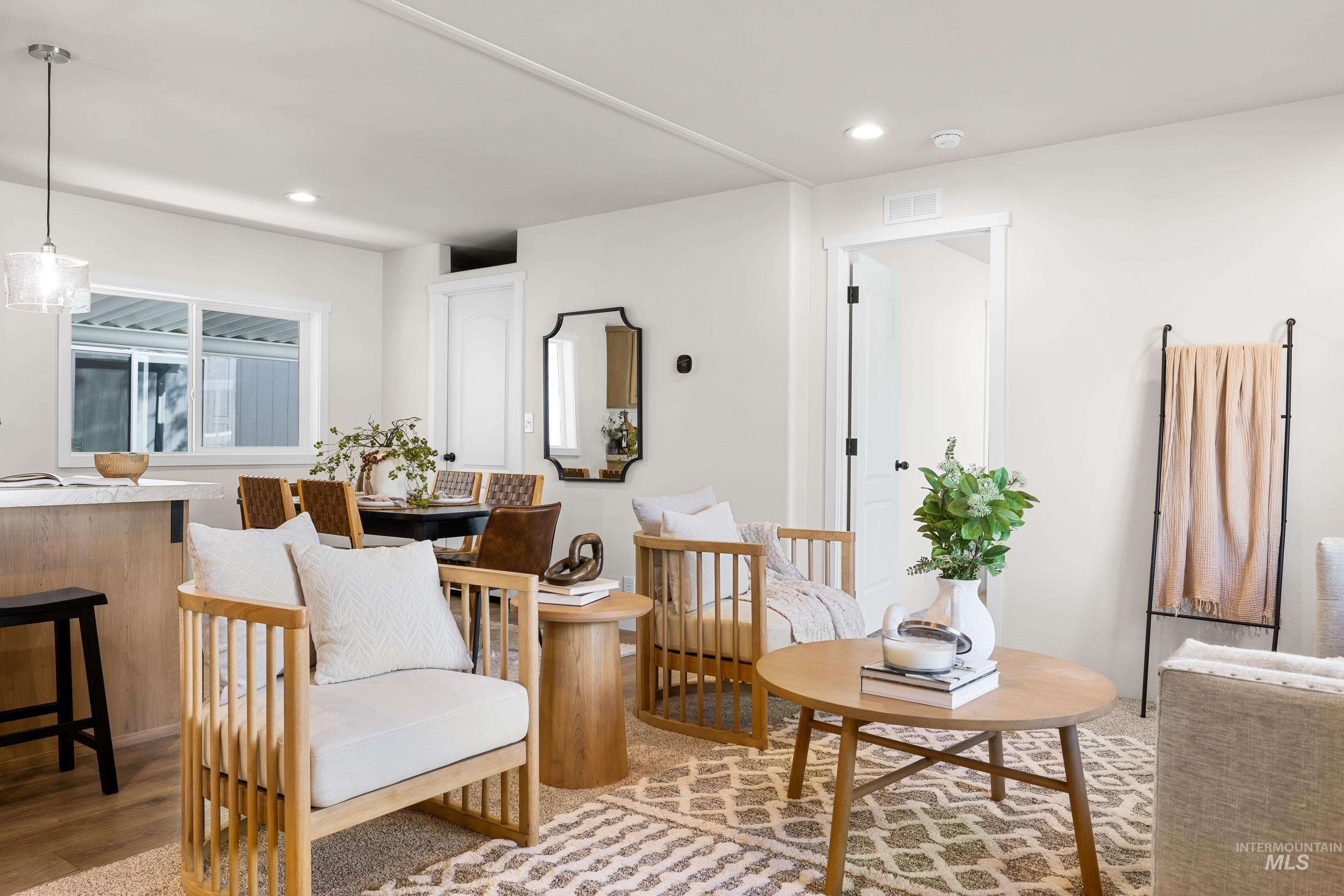 208 E 44th Unit: 22