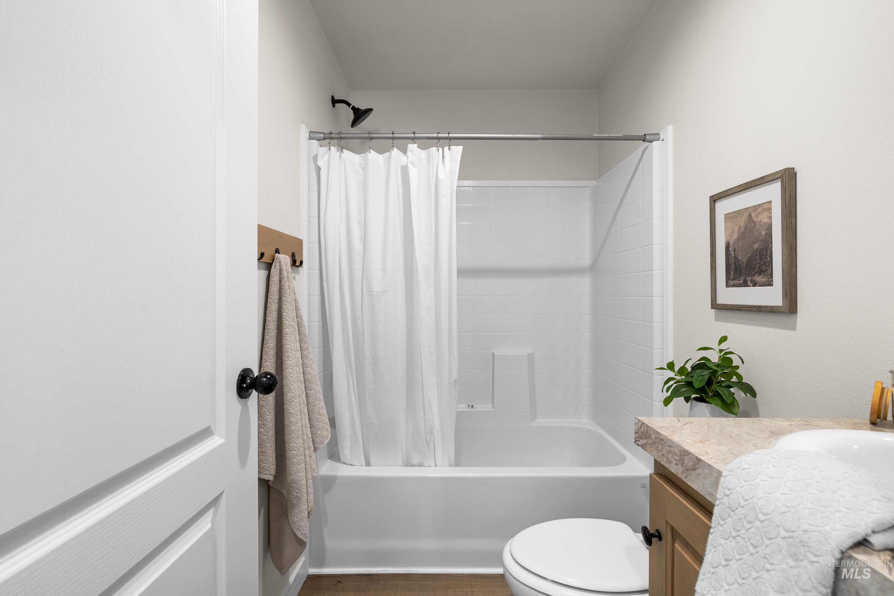 208 E 44th Unit: 22