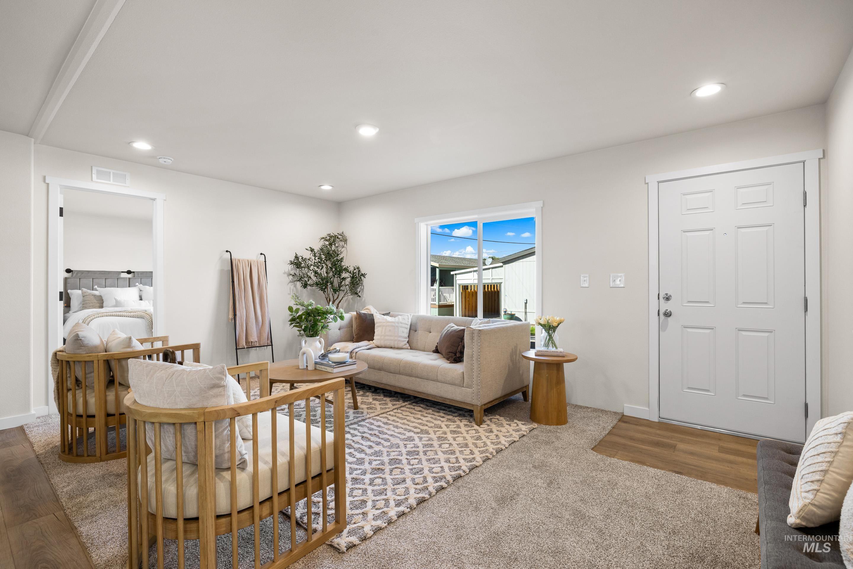 208 E 44th Unit: 22