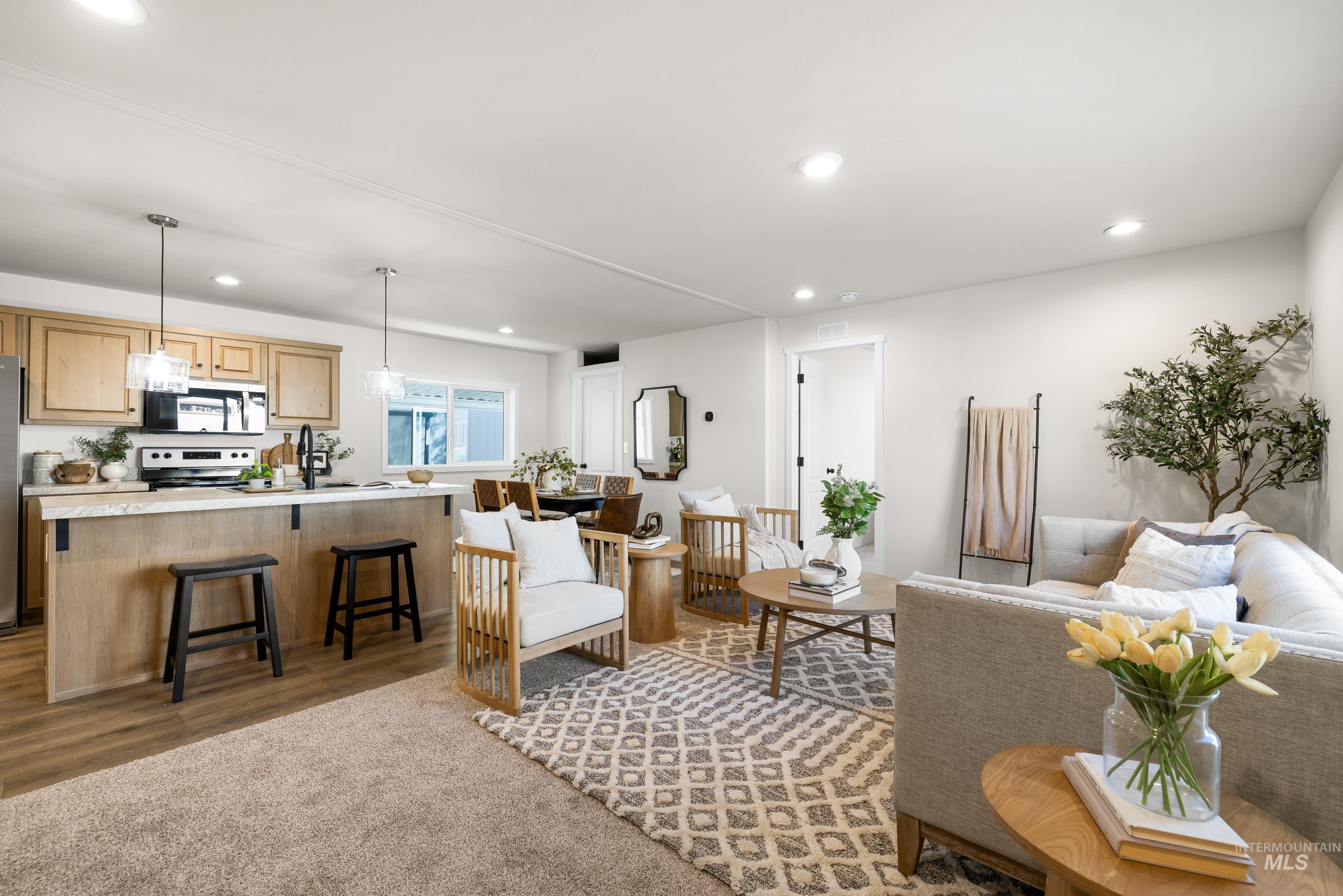 208 E 44th Unit: 22