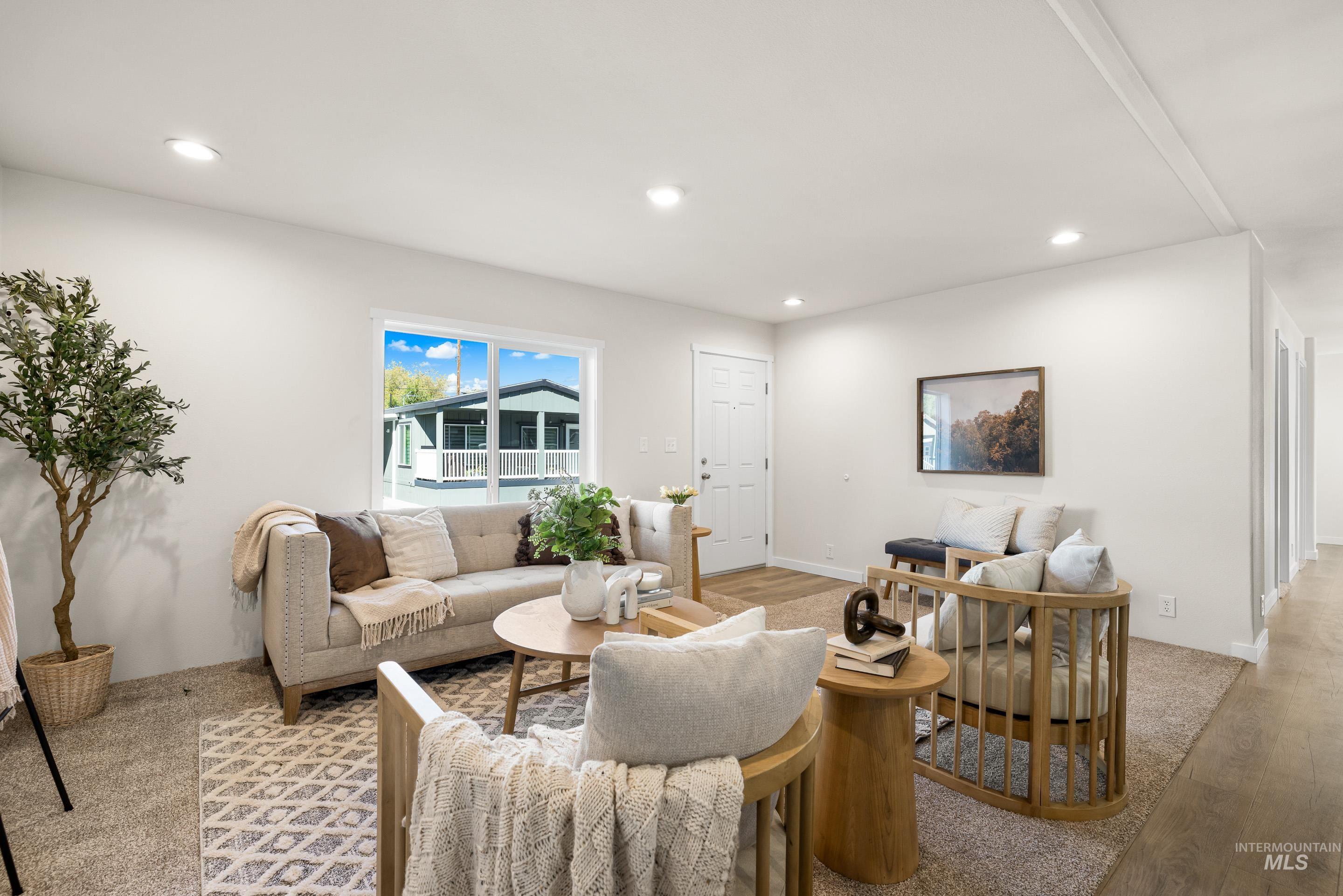 208 E 44th Unit: 22
