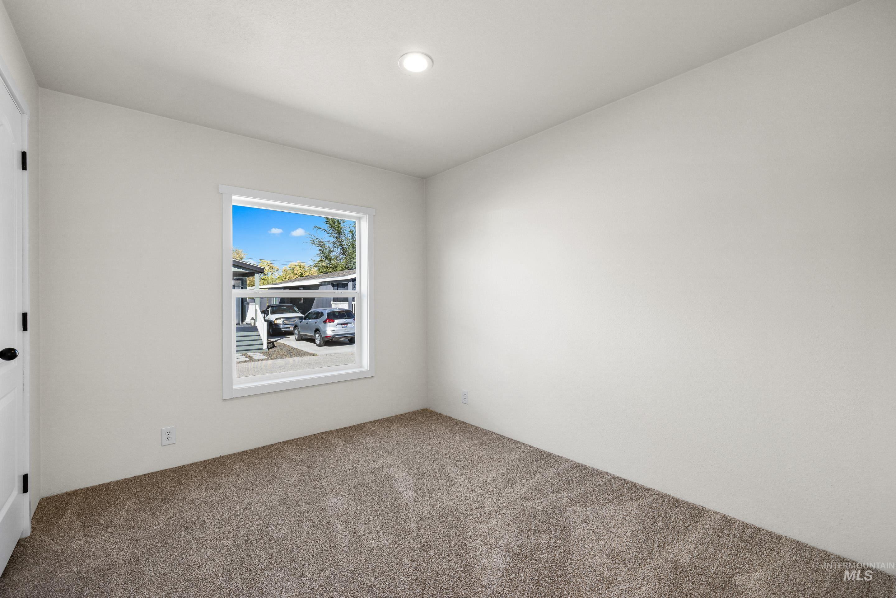 208 E 44th Unit: 22