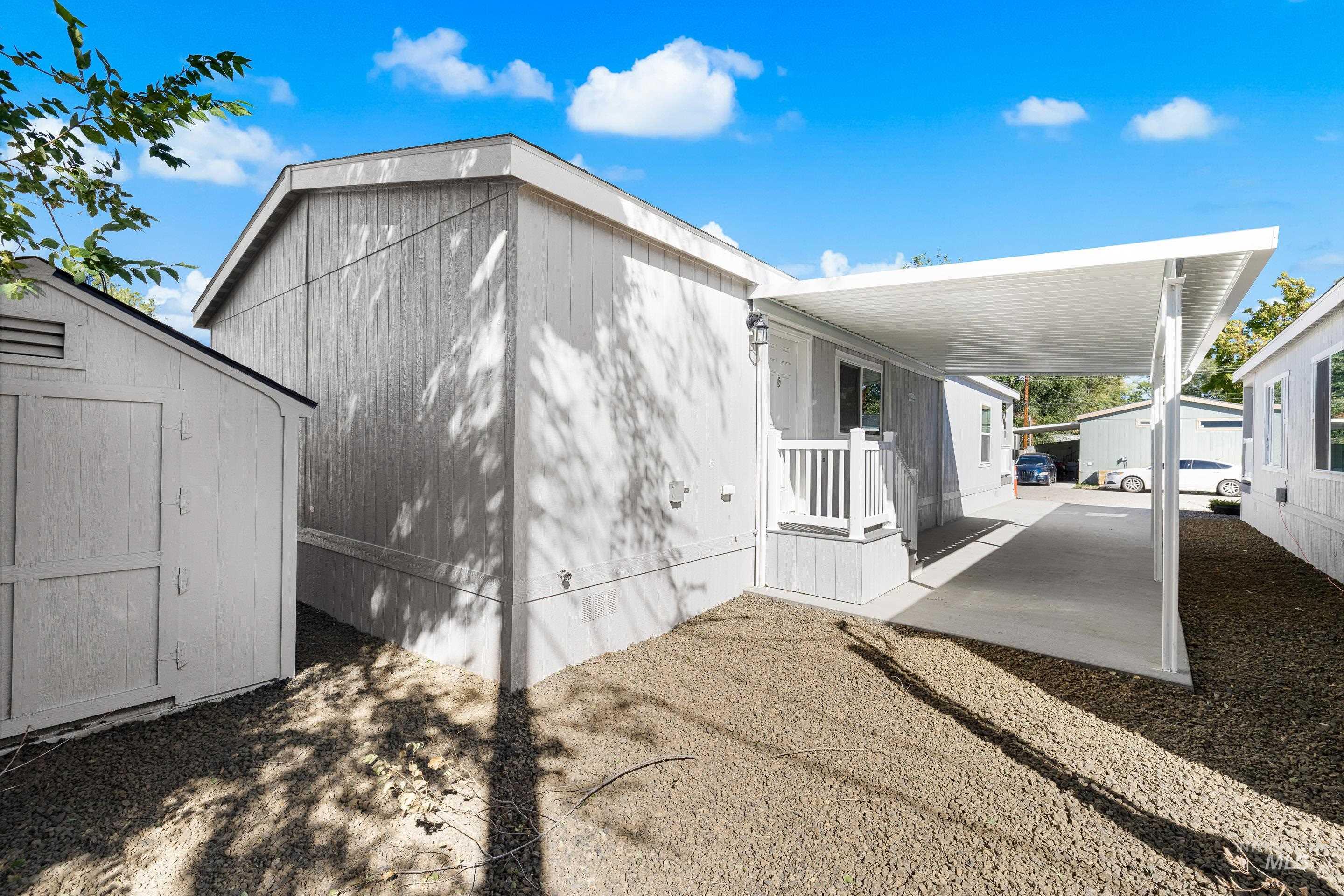 208 E 44th Unit: 22