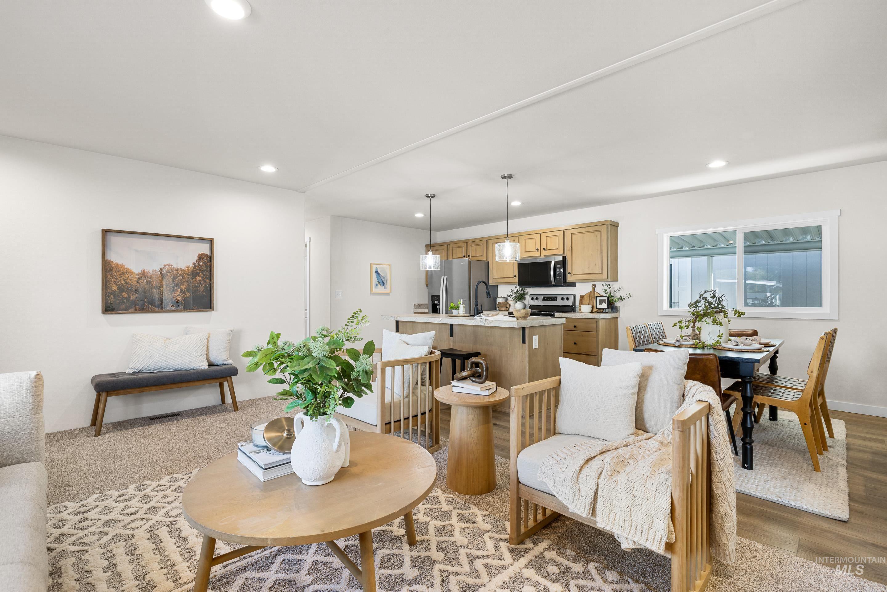 208 E 44th Unit: 22