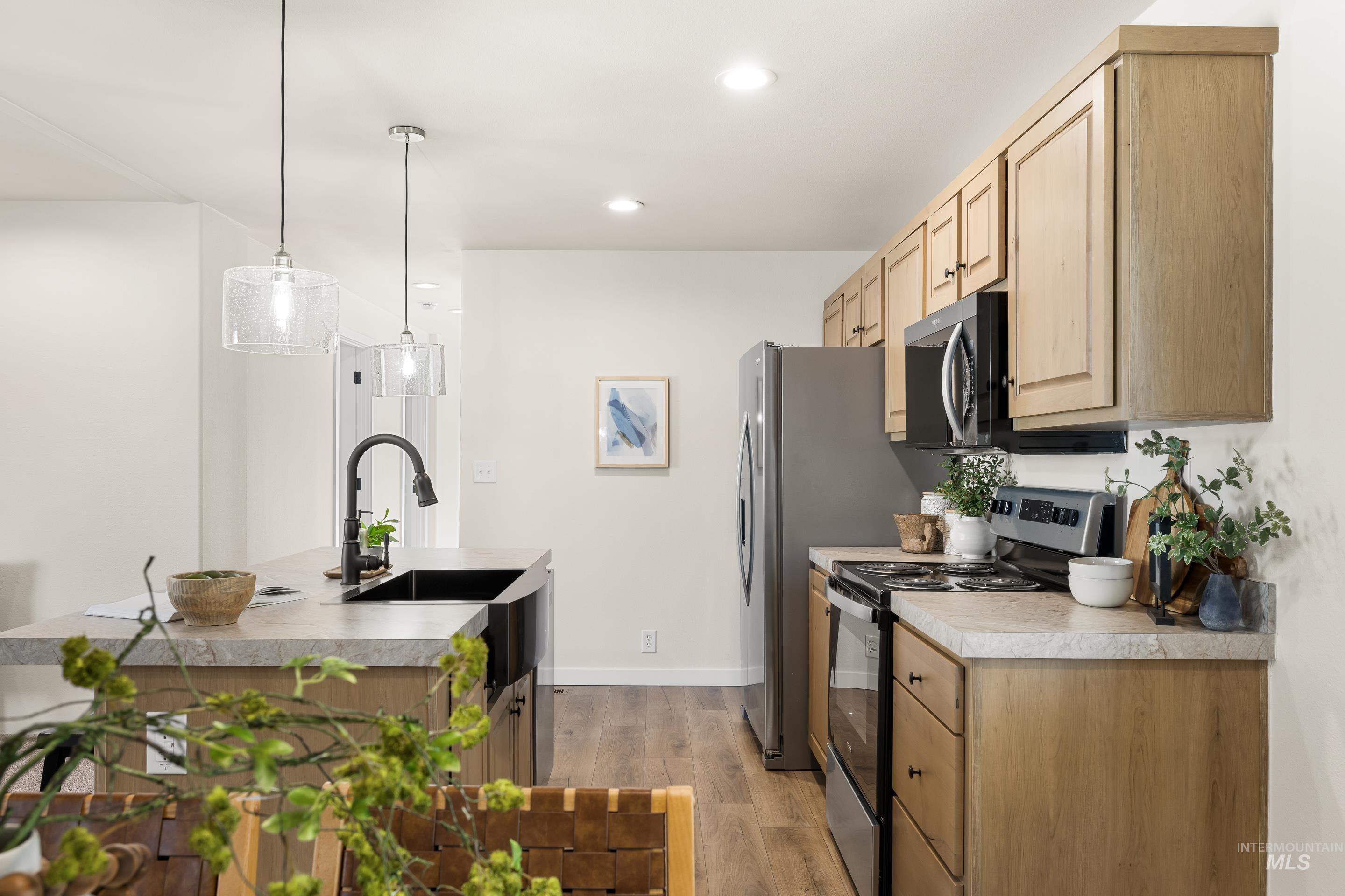 208 E 44th Unit: 22