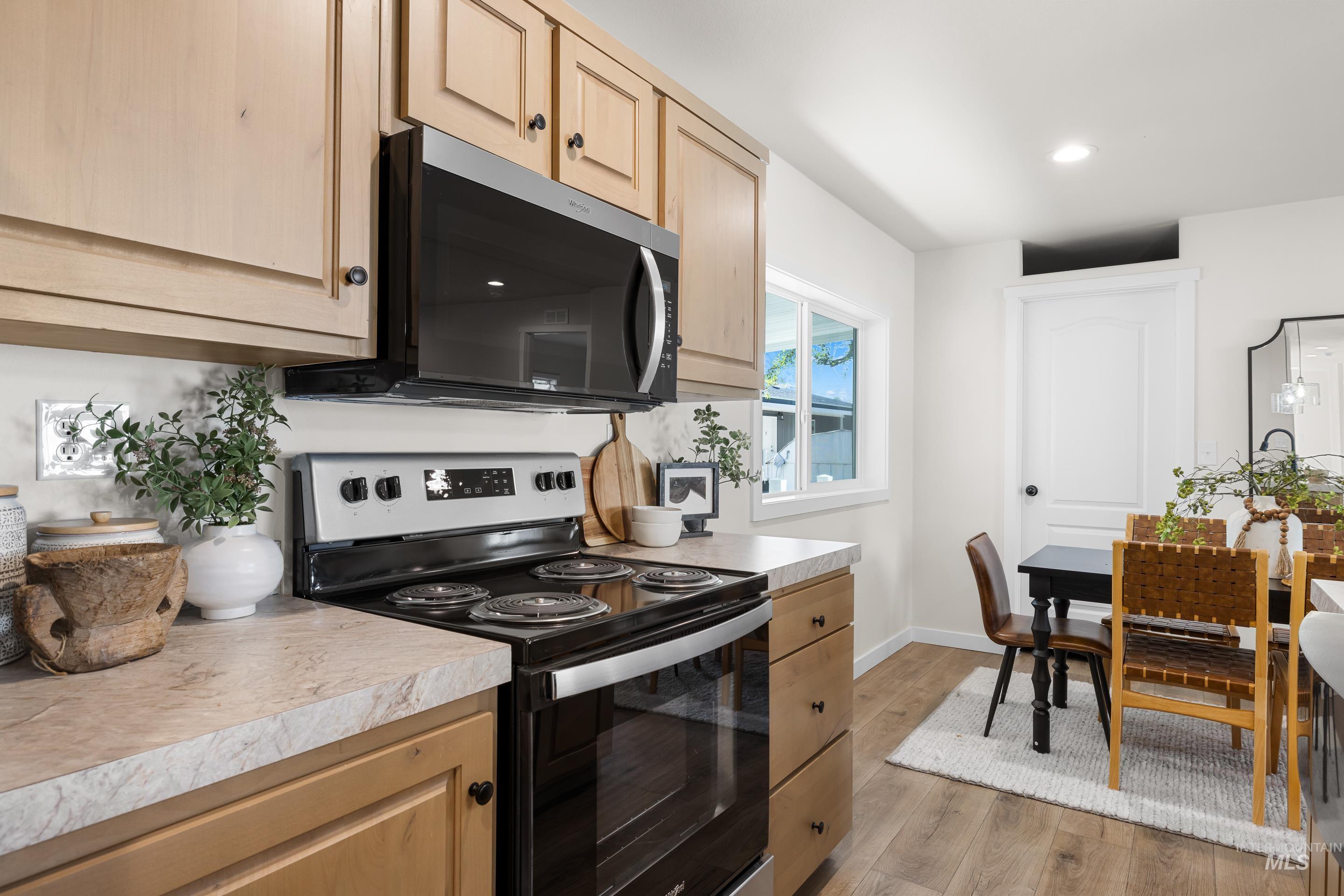 208 E 44th Unit: 22