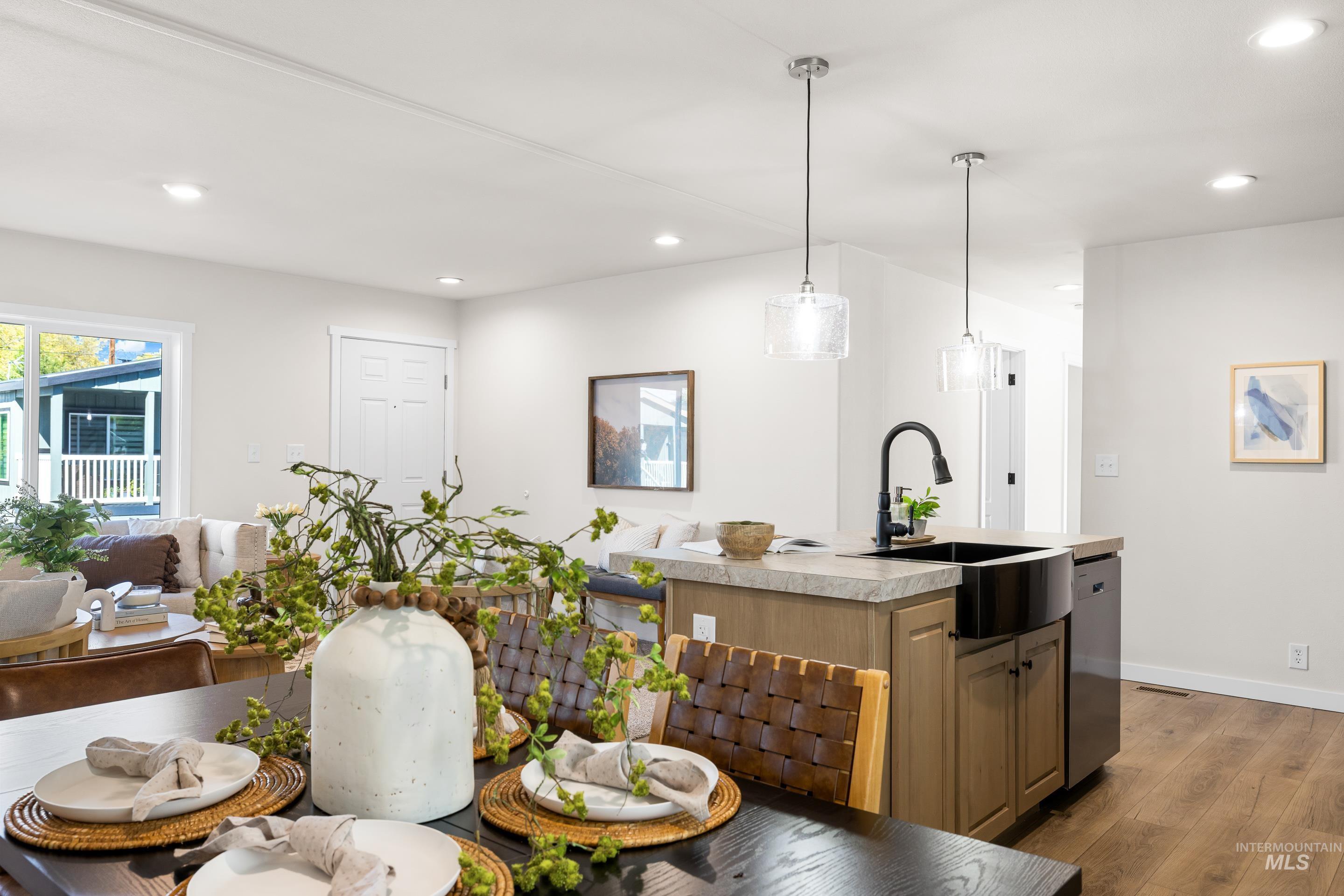 208 E 44th Unit: 22
