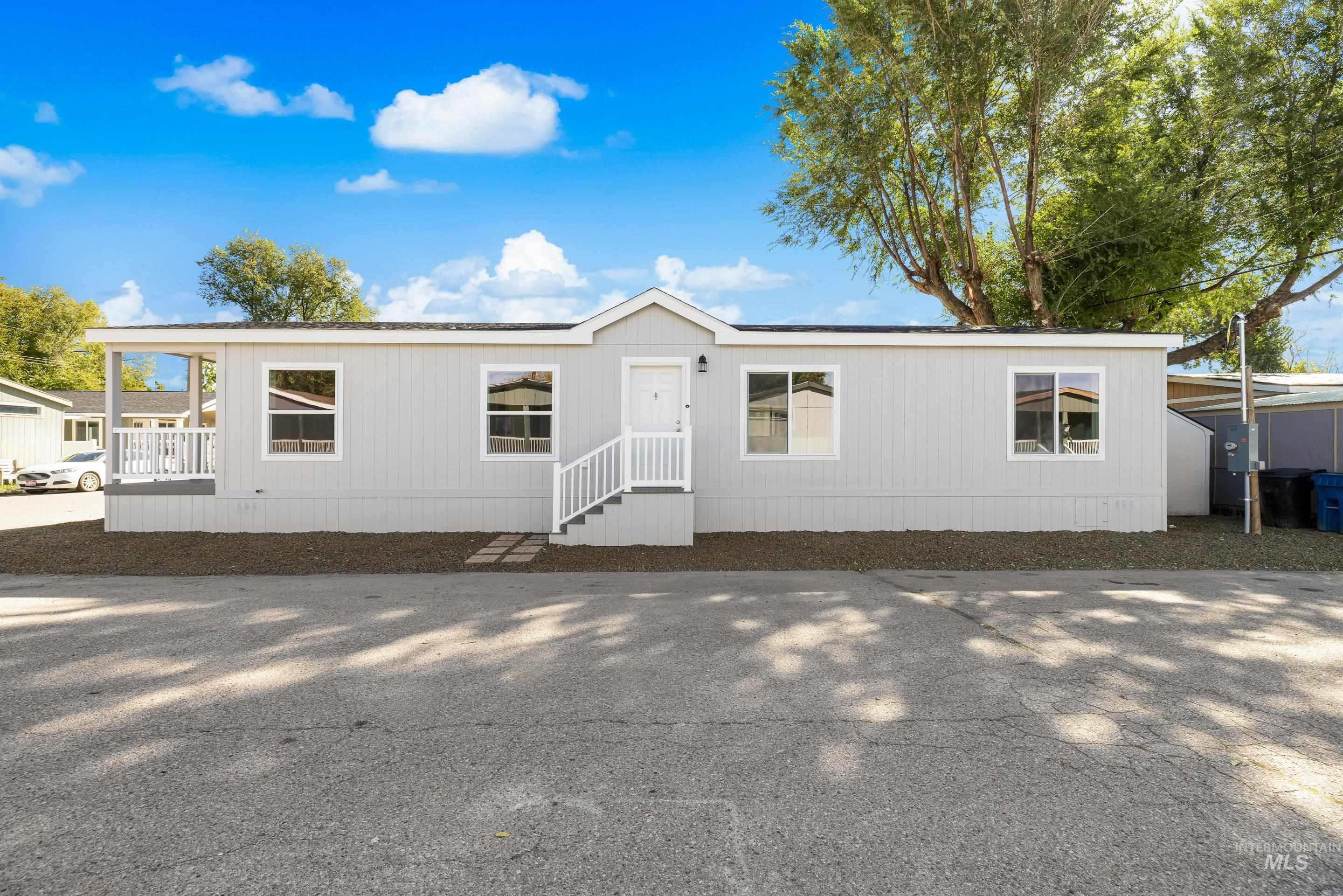 208 E 44th Unit: 22