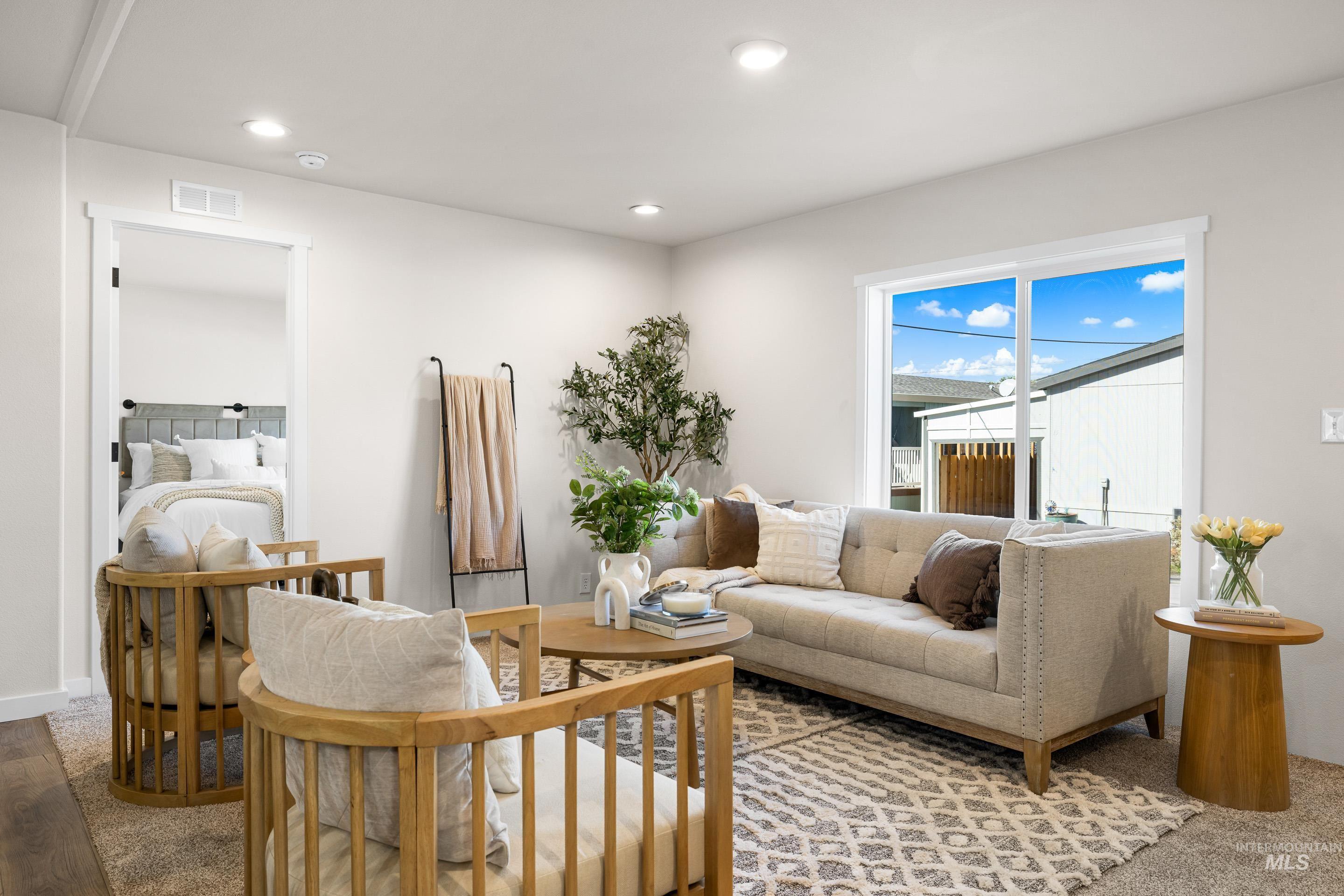208 E 44th Unit: 22