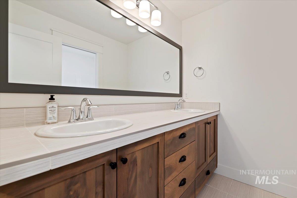 1695 N Black Forest Way