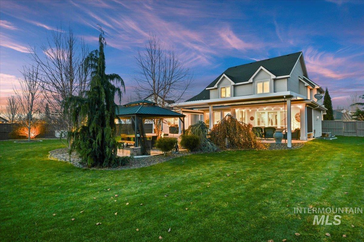 1695 N Black Forest Way