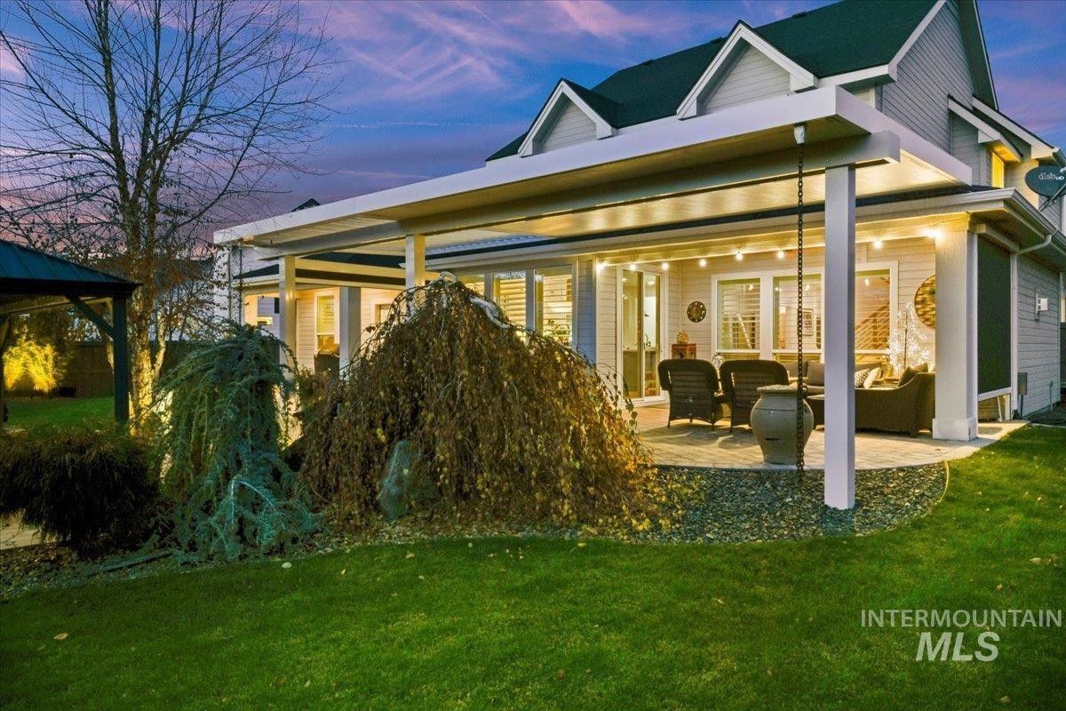 1695 N Black Forest Way