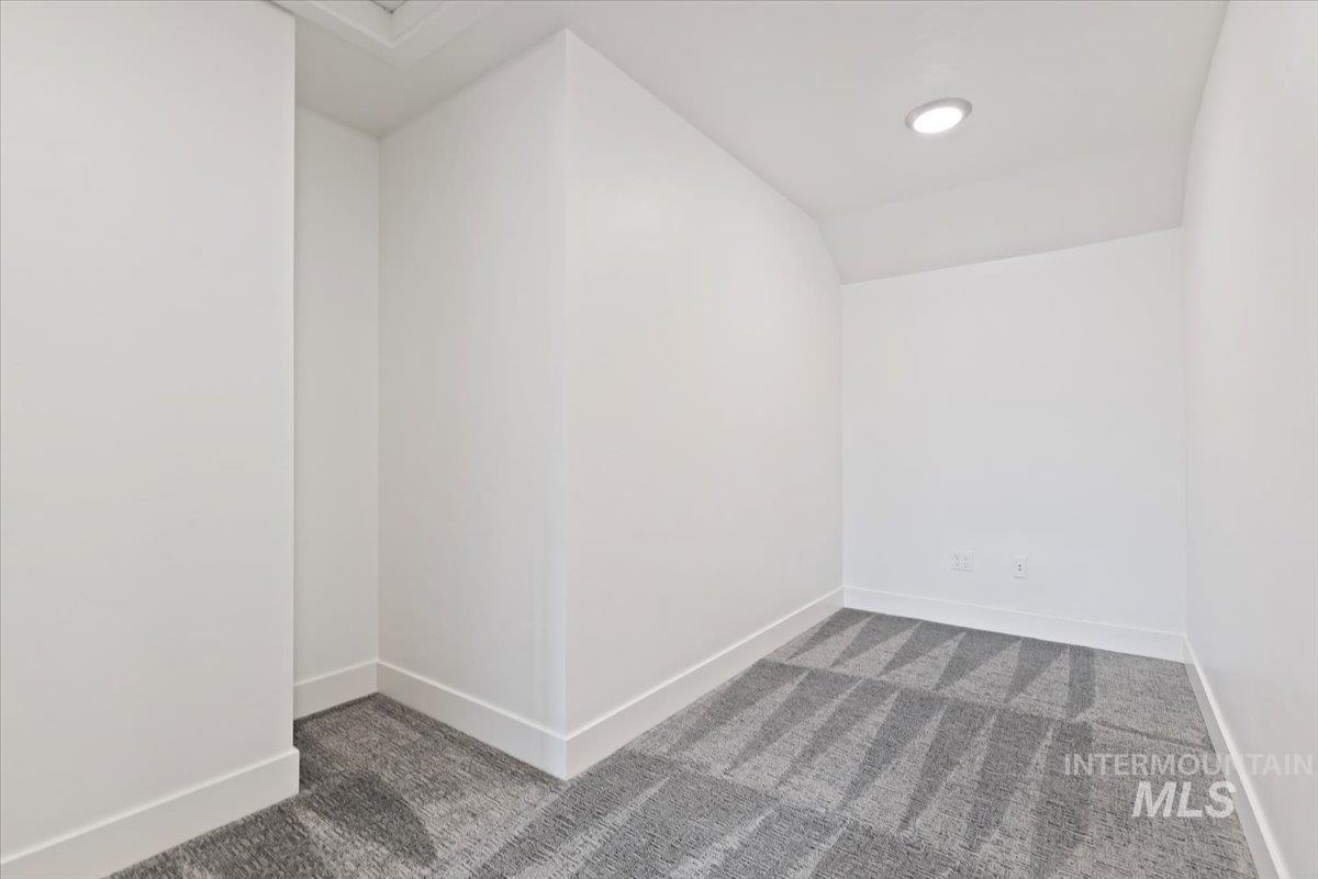 1695 N Black Forest Way