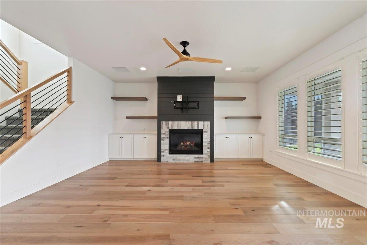 1695 N Black Forest Way