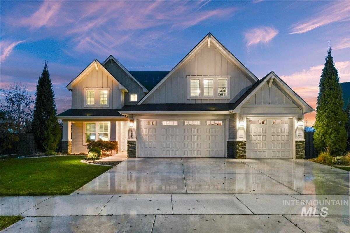 1695 N Black Forest Way