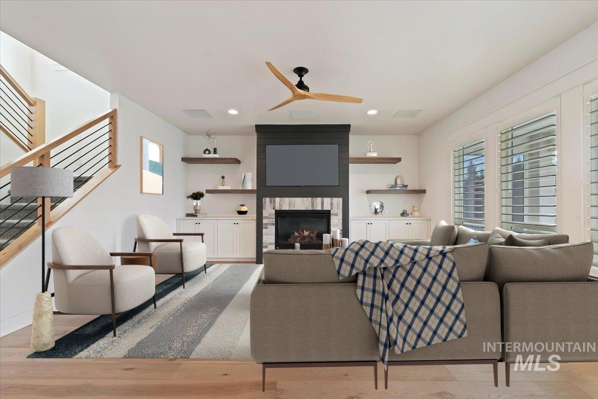 1695 N Black Forest Way