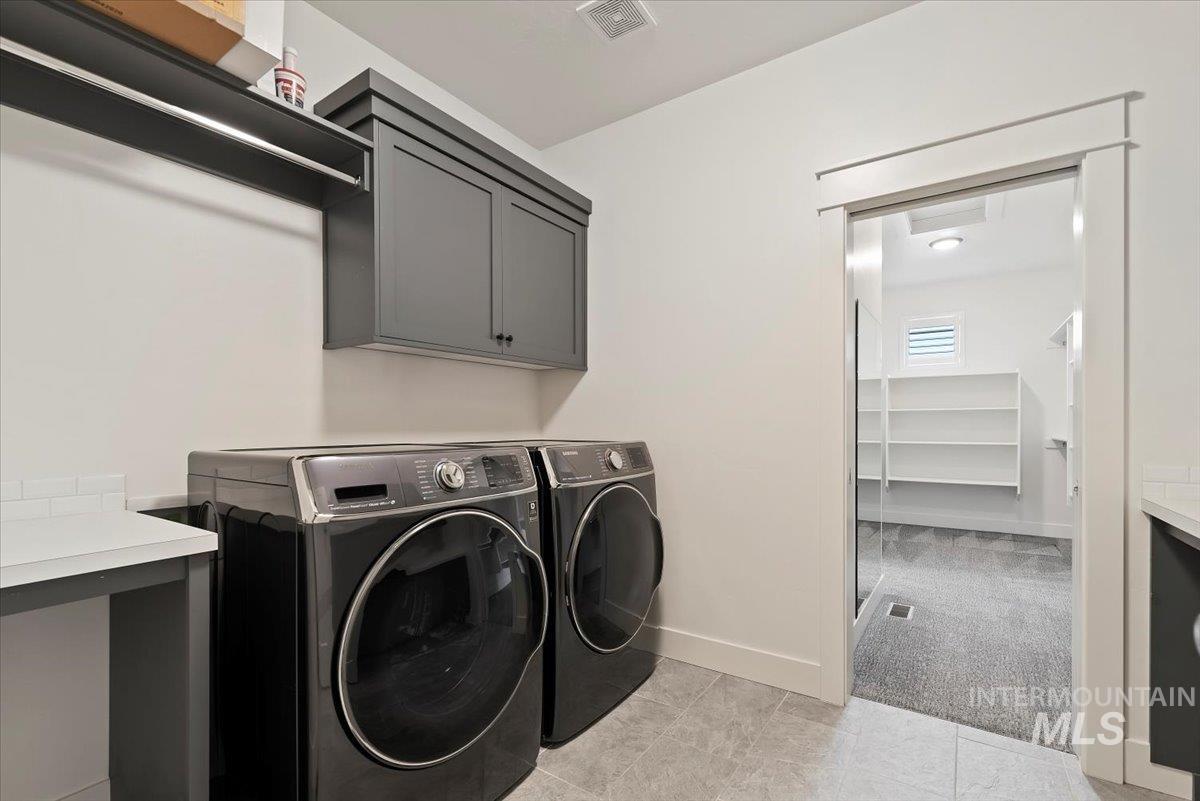 1695 N Black Forest Way