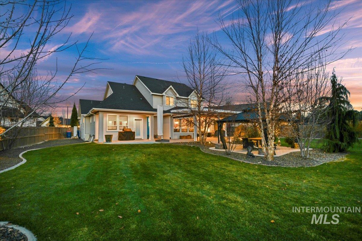 1695 N Black Forest Way