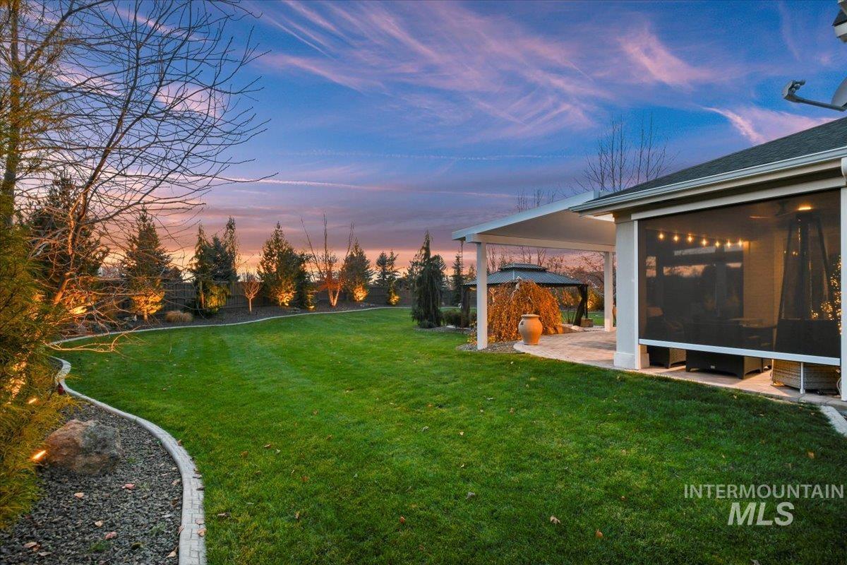 1695 N Black Forest Way