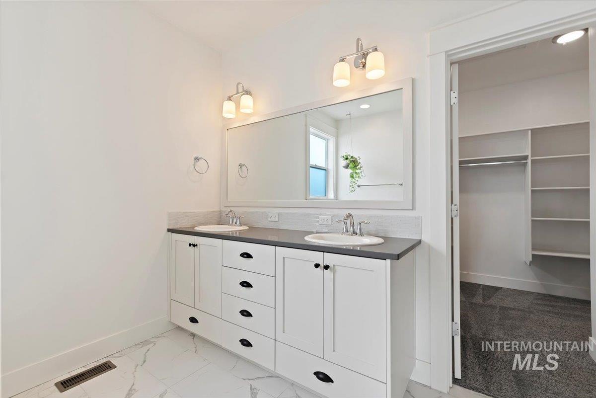 1695 N Black Forest Way