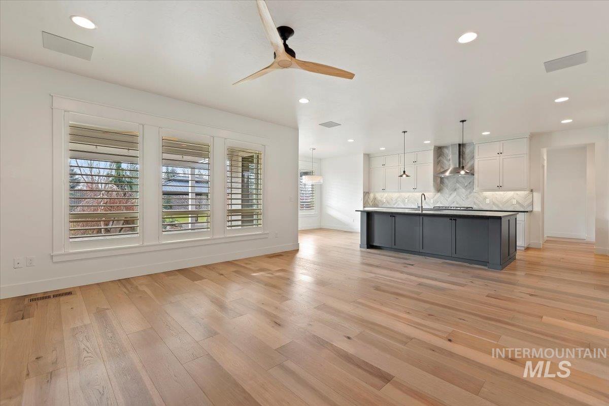 1695 N Black Forest Way