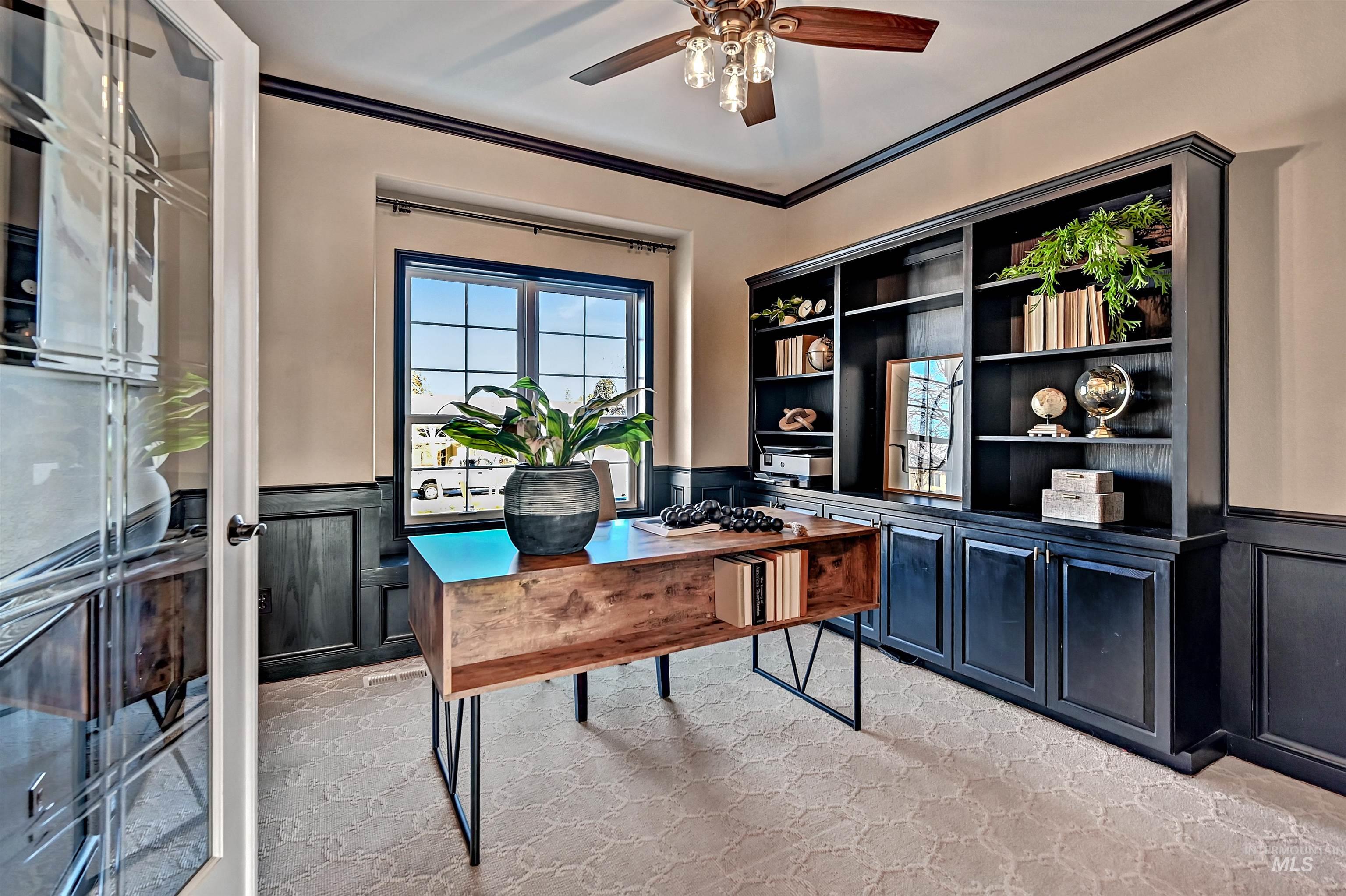 817 E Highland View Dr