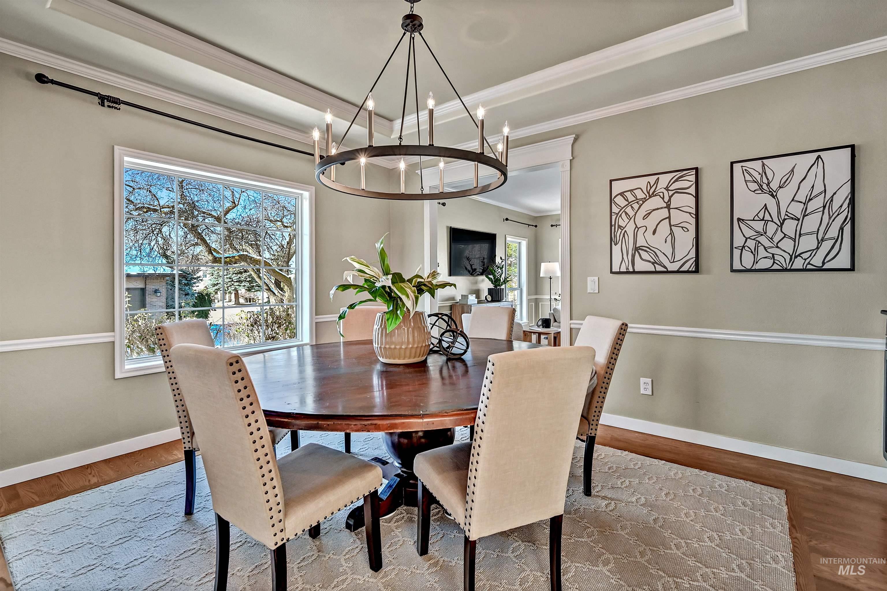 817 E Highland View Dr