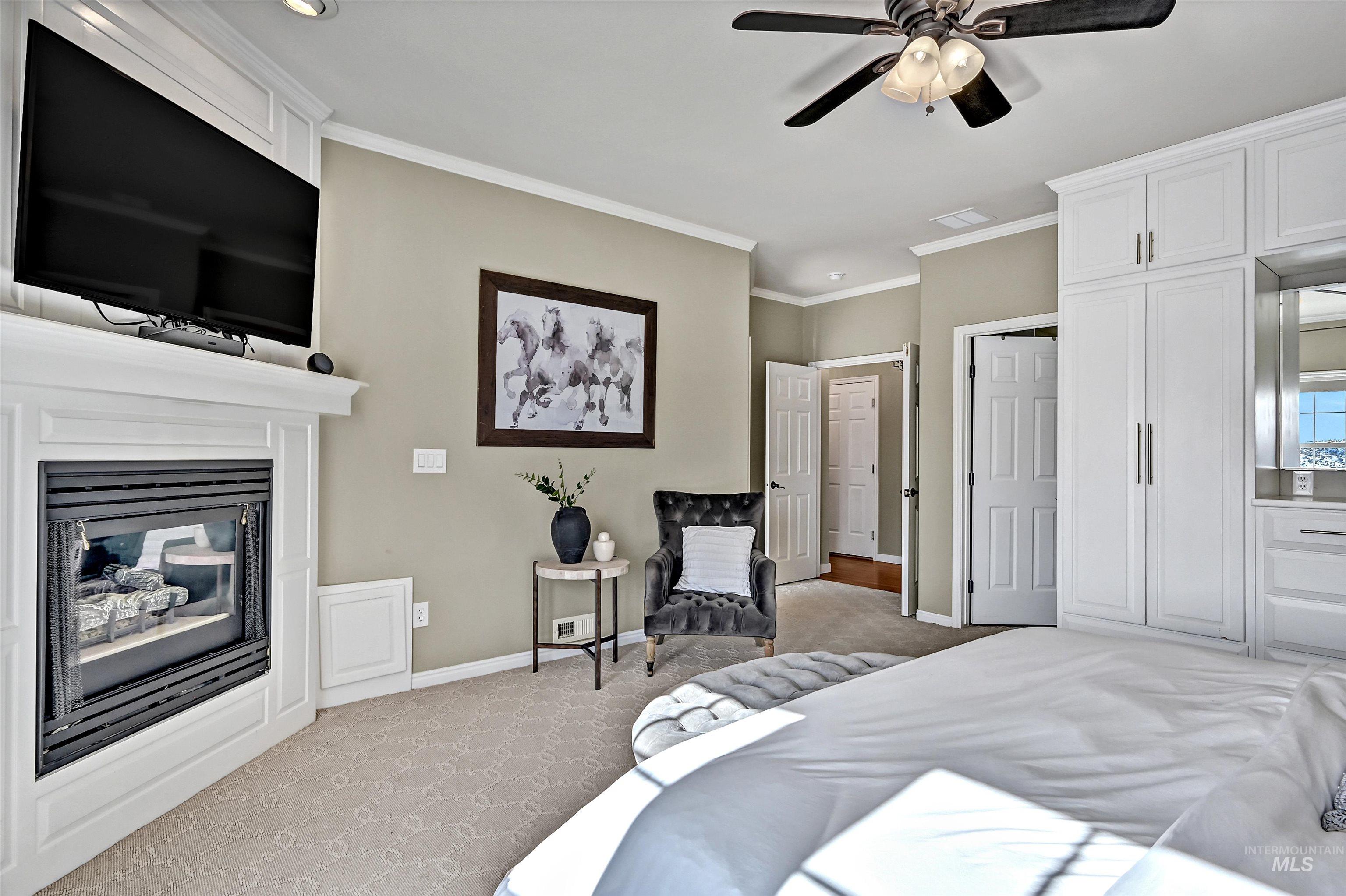 817 E Highland View Dr