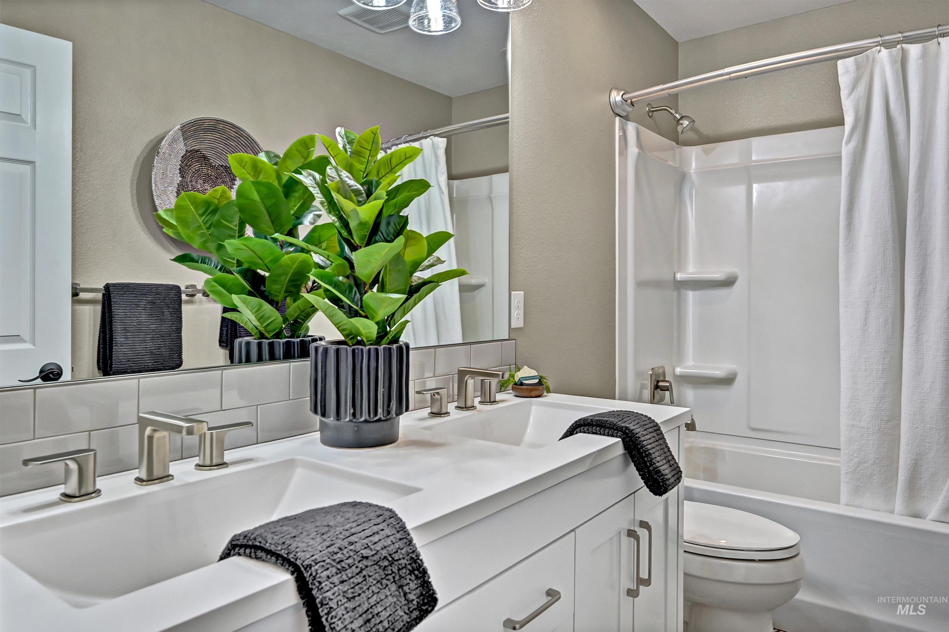 817 E Highland View Dr