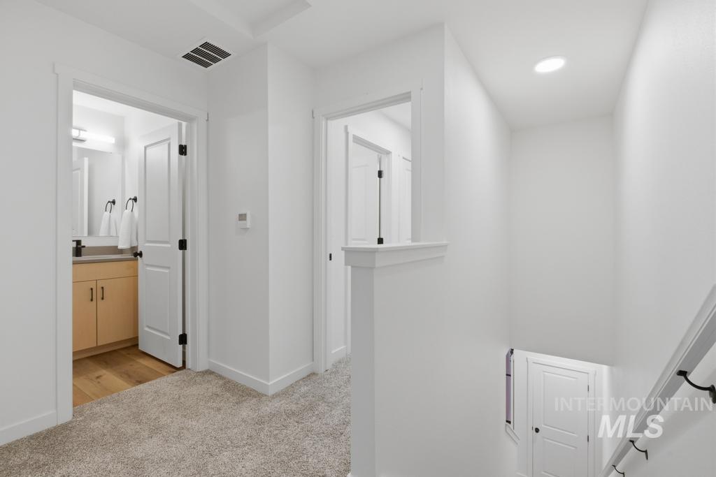 7433 W Swain Lane