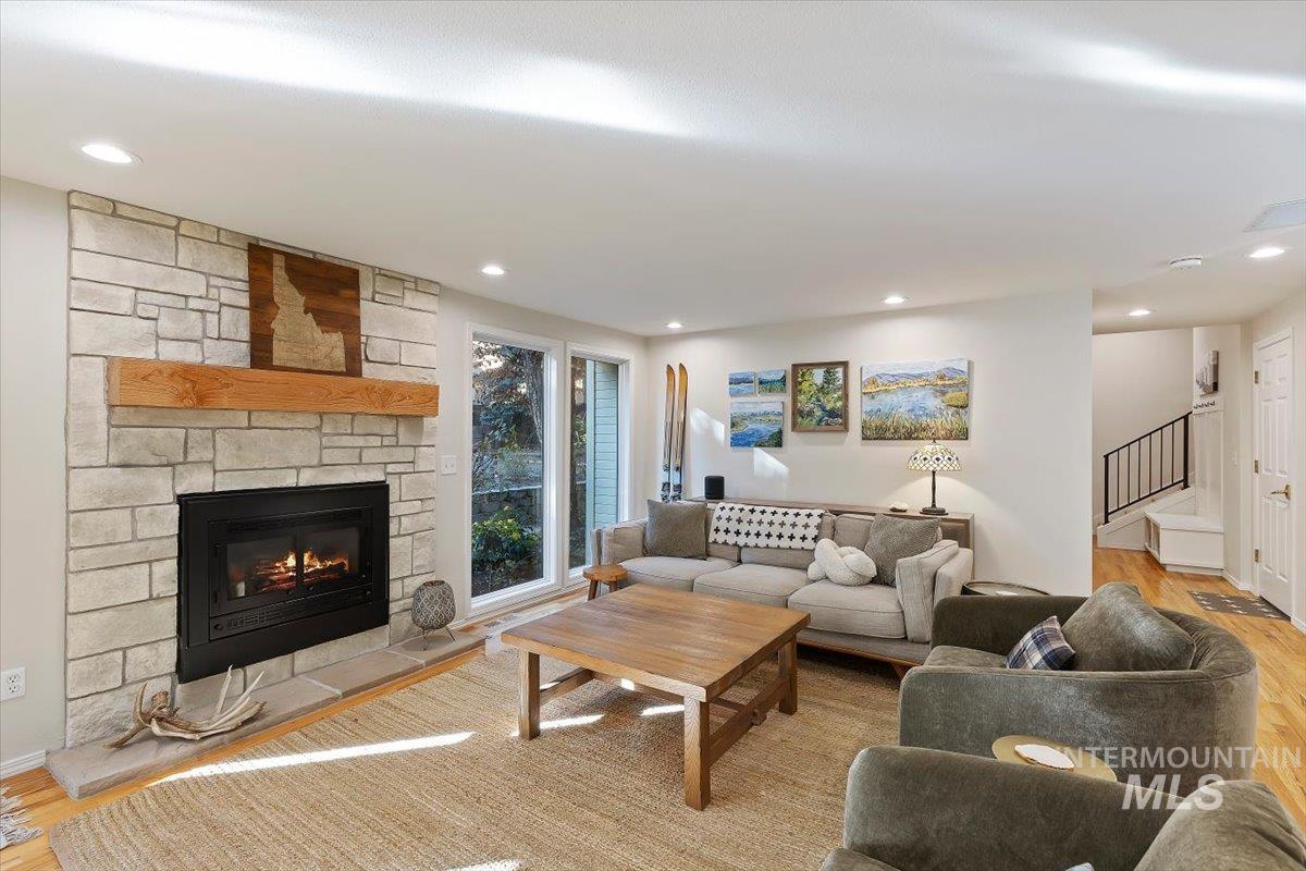 1107 E Hearthstone Dr.