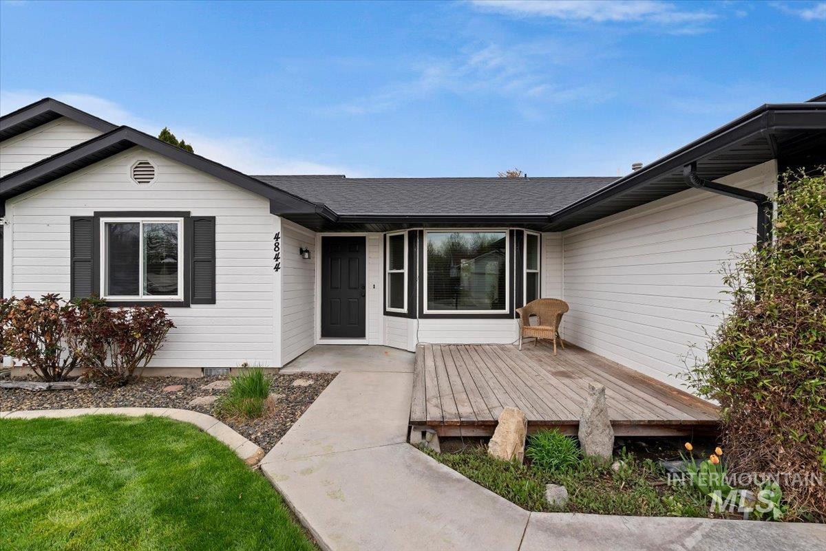 4844 N Johns Landing Way