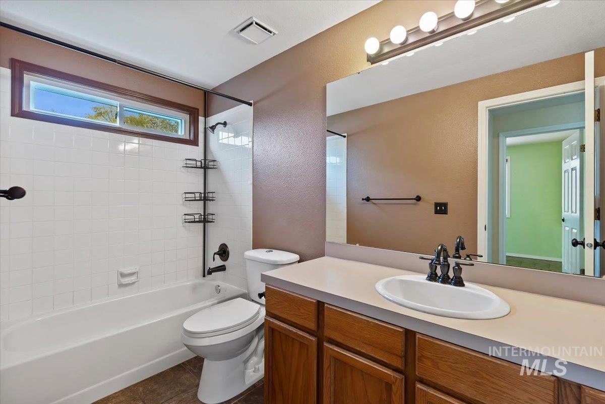 4844 N Johns Landing Way