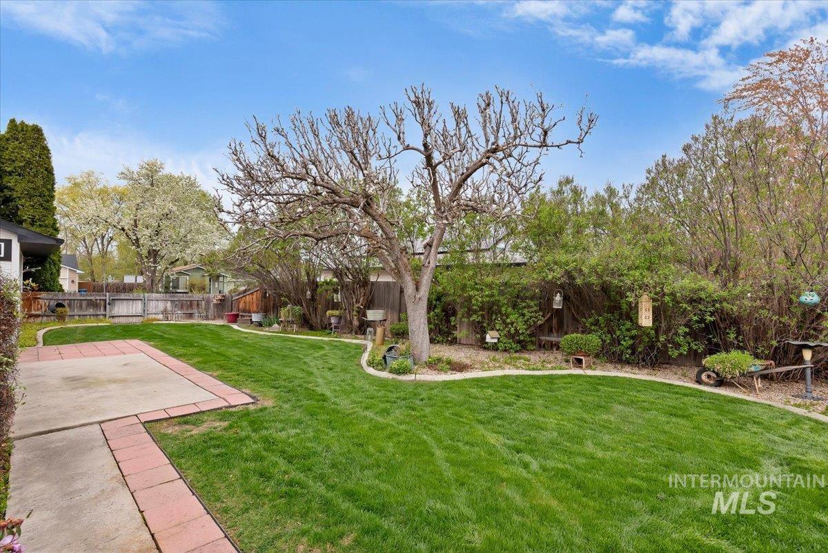 4844 N Johns Landing Way