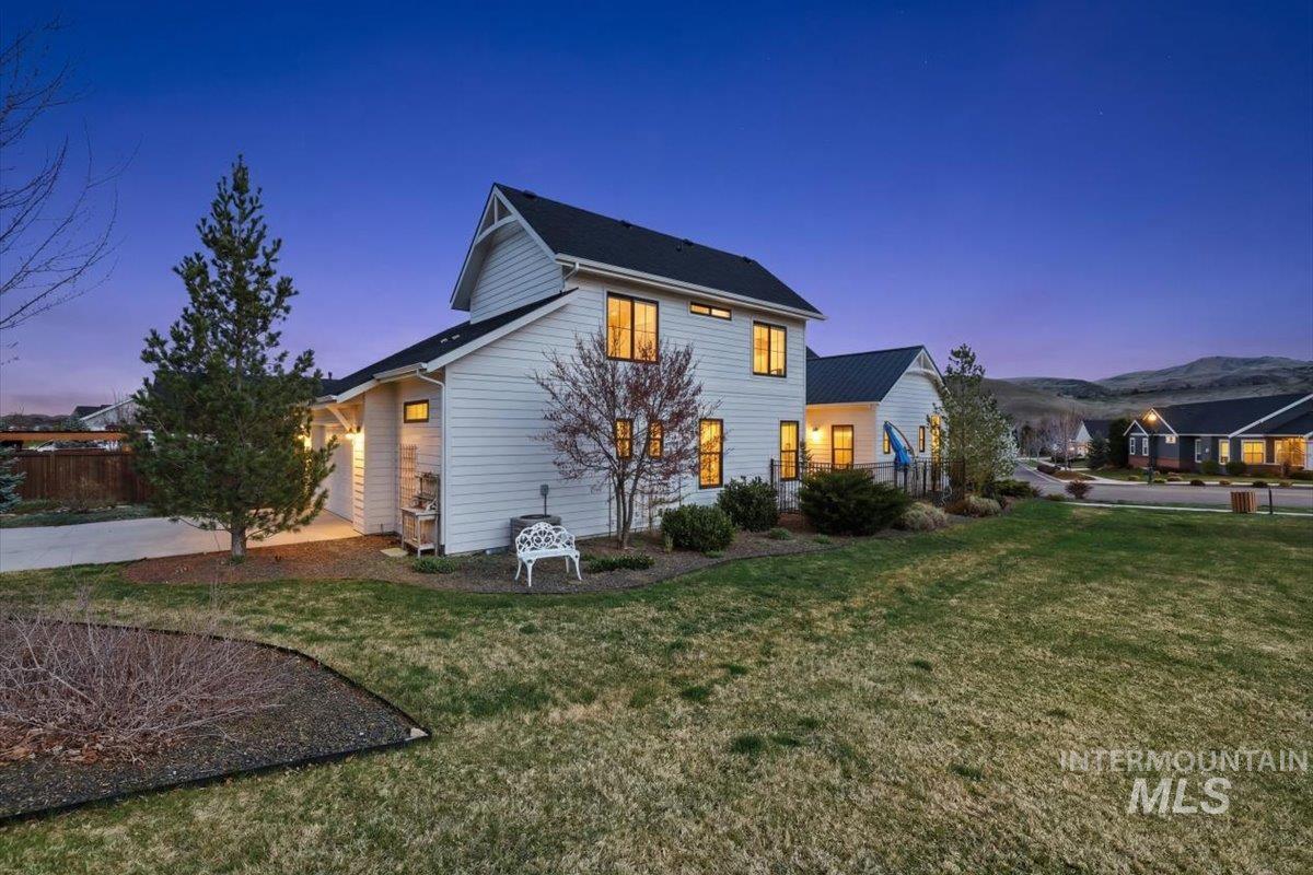 3873 W Hidden Springs Dr