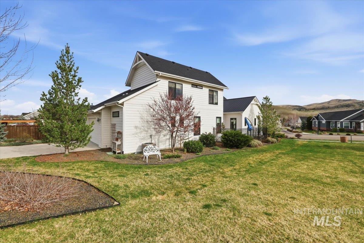 3873 W Hidden Springs Dr