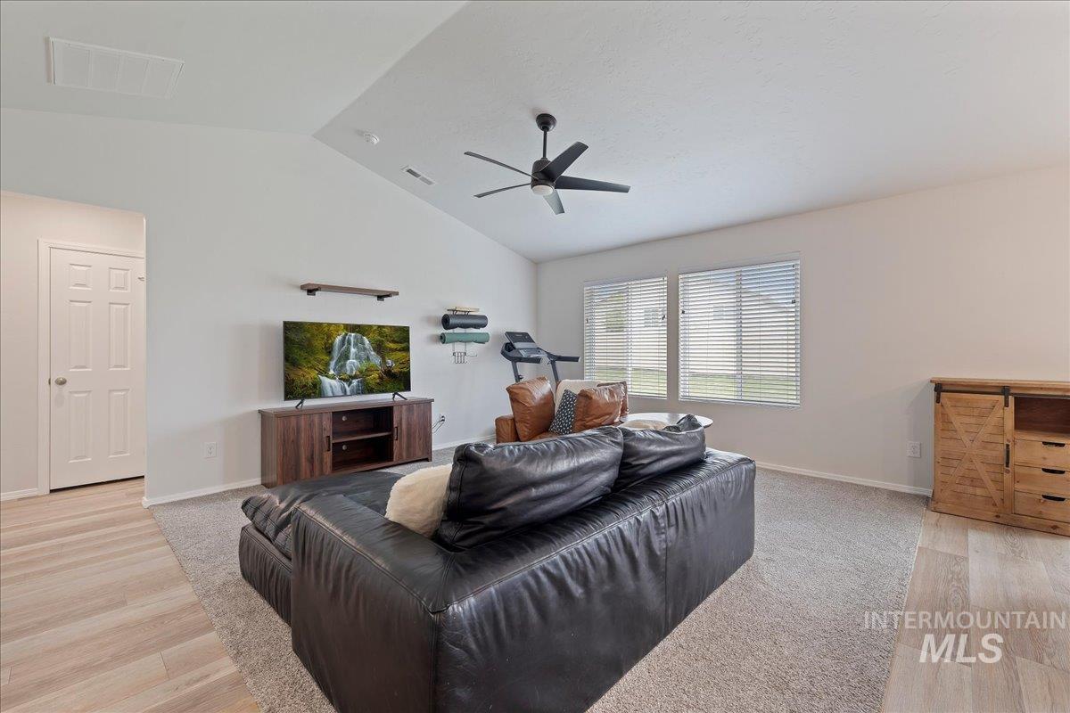 3949 E Jamestown Dr