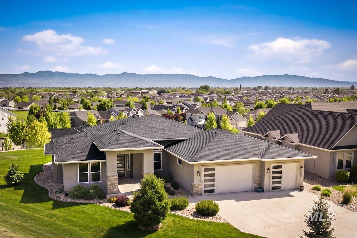 2000 E Lodge Trail Dr