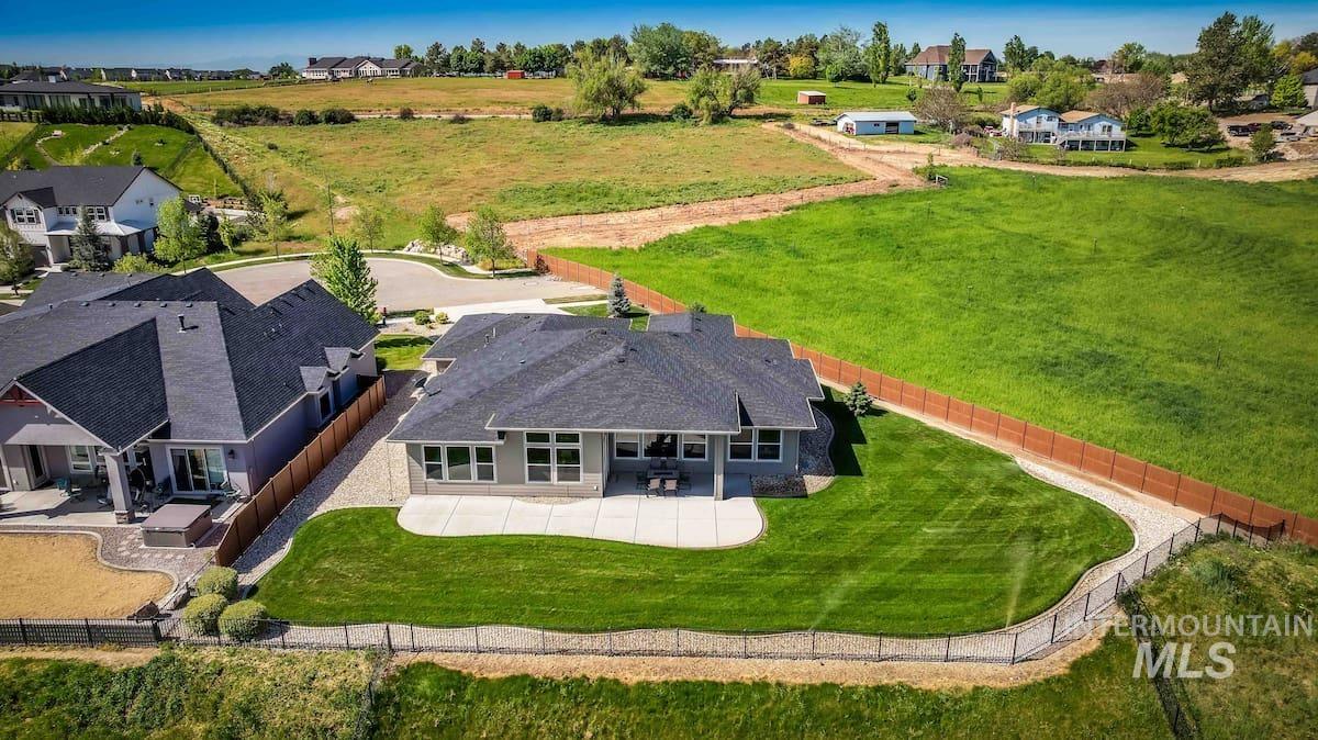 2000 E Lodge Trail Dr