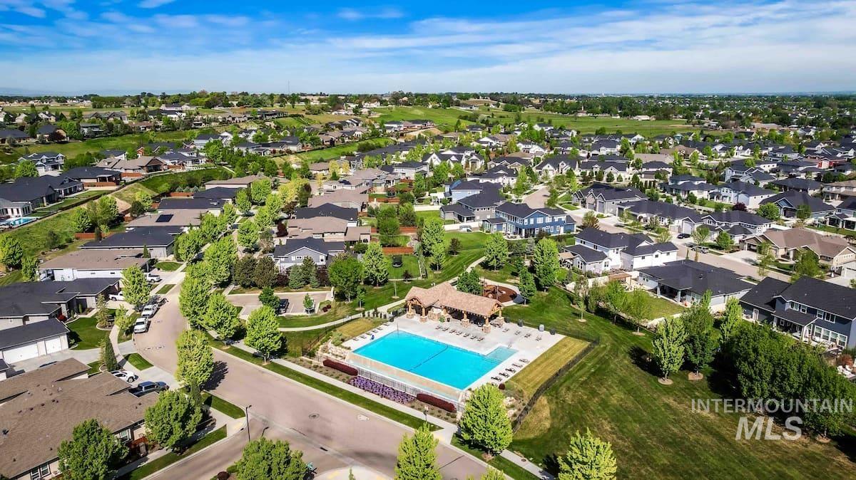 2000 E Lodge Trail Dr