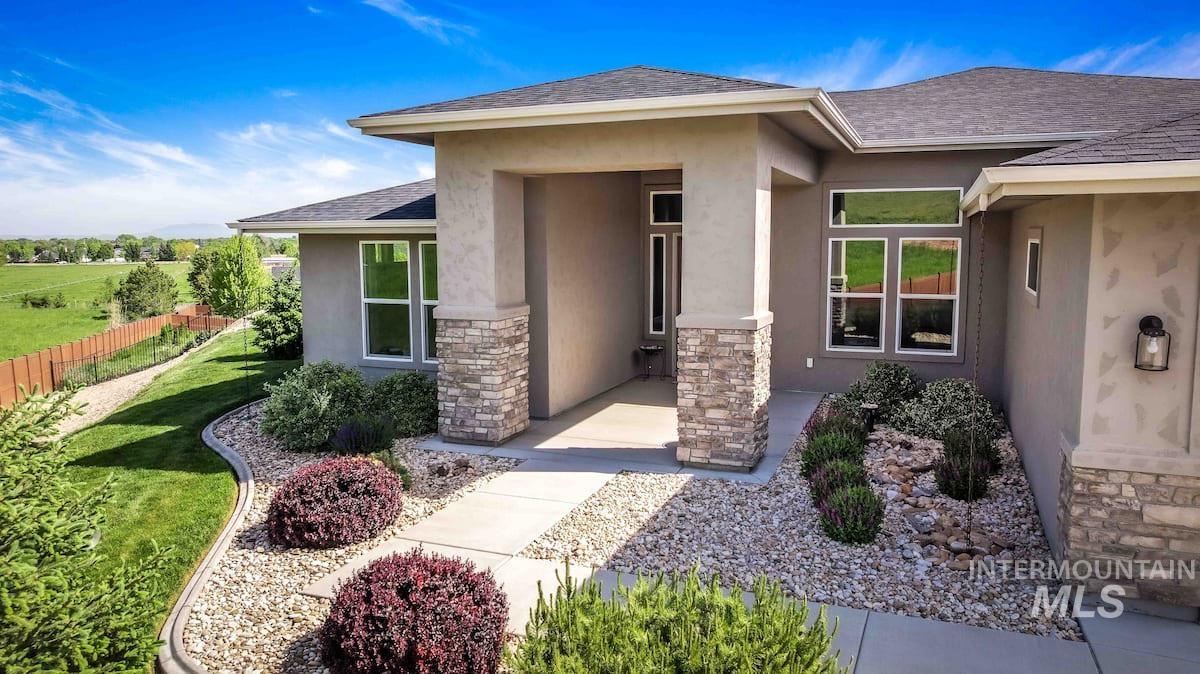 2000 E Lodge Trail Dr