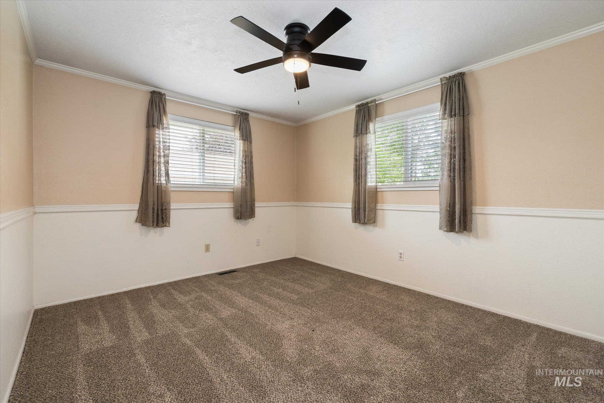 929 W Carlton Ave.