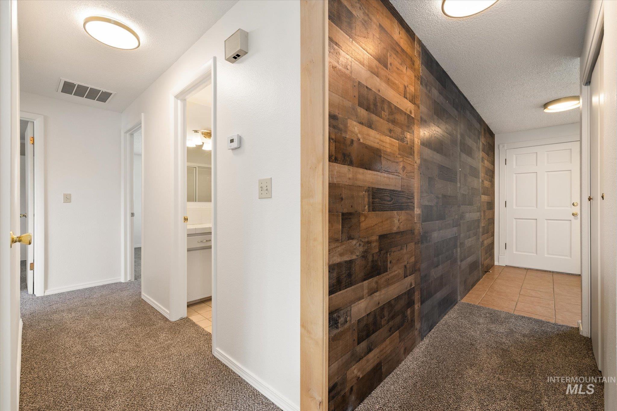 929 W Carlton Ave.