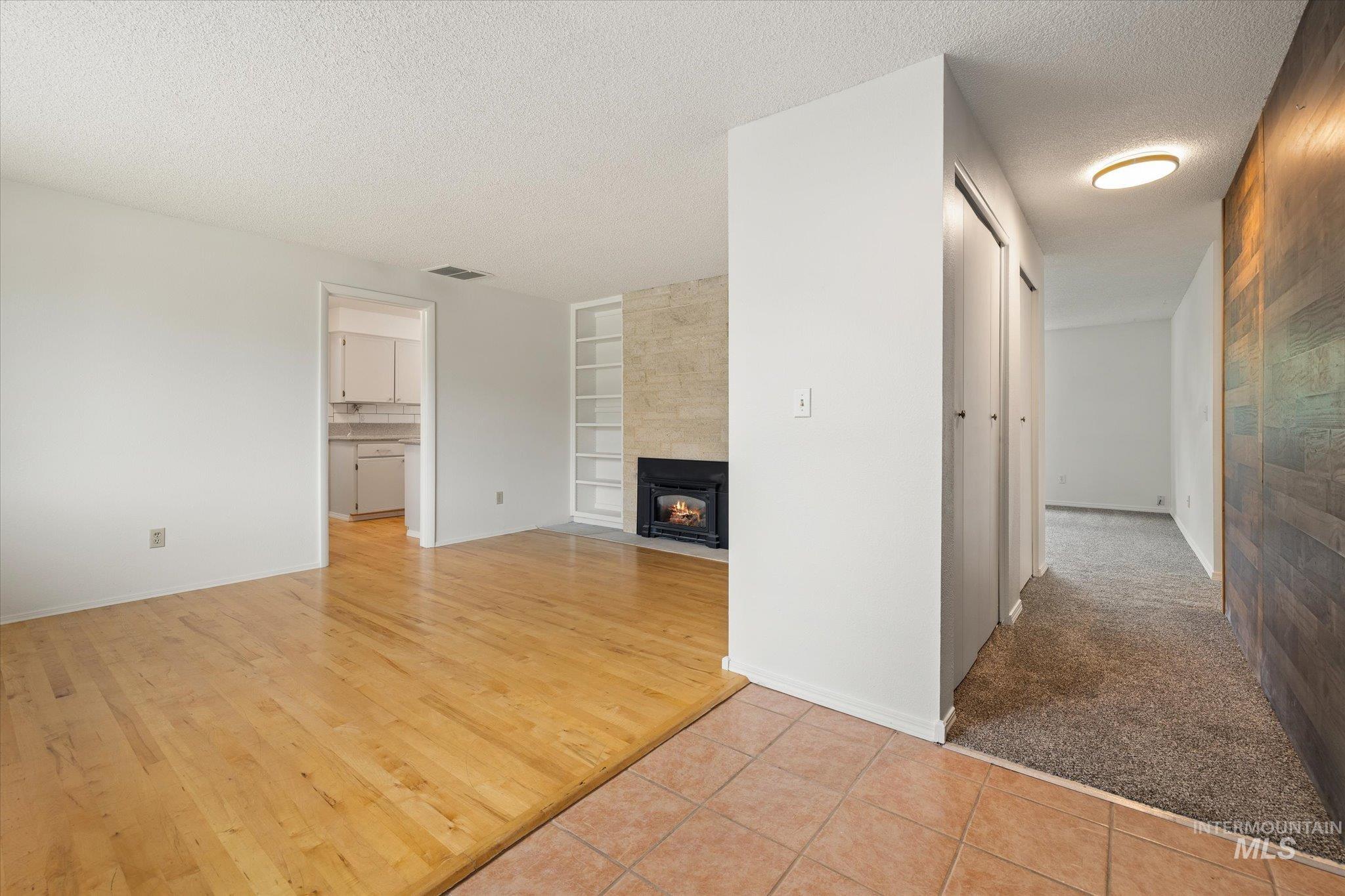 929 W Carlton Ave.