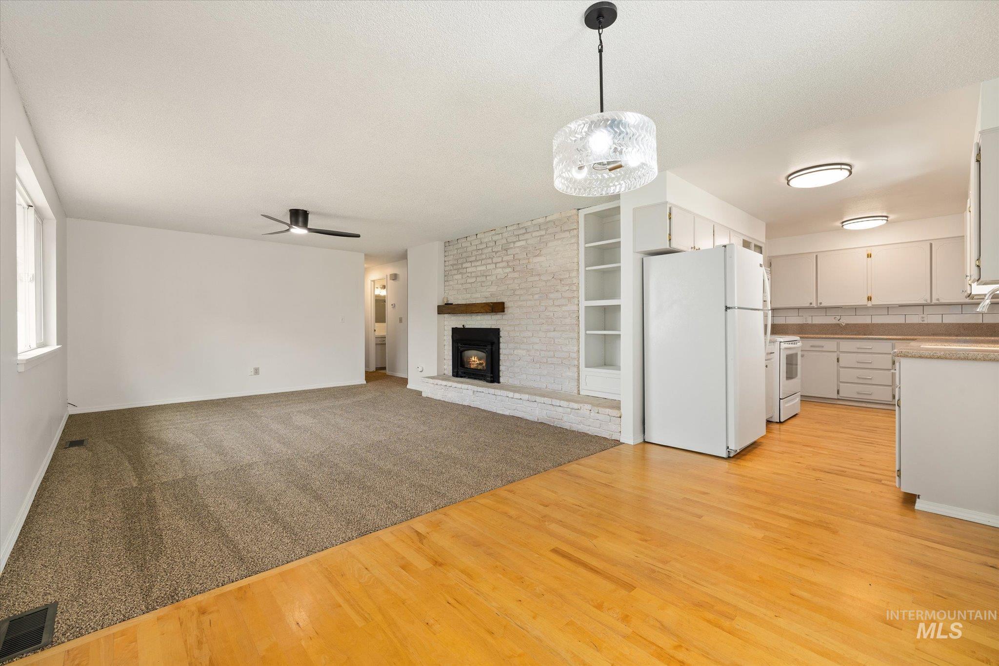 929 W Carlton Ave.