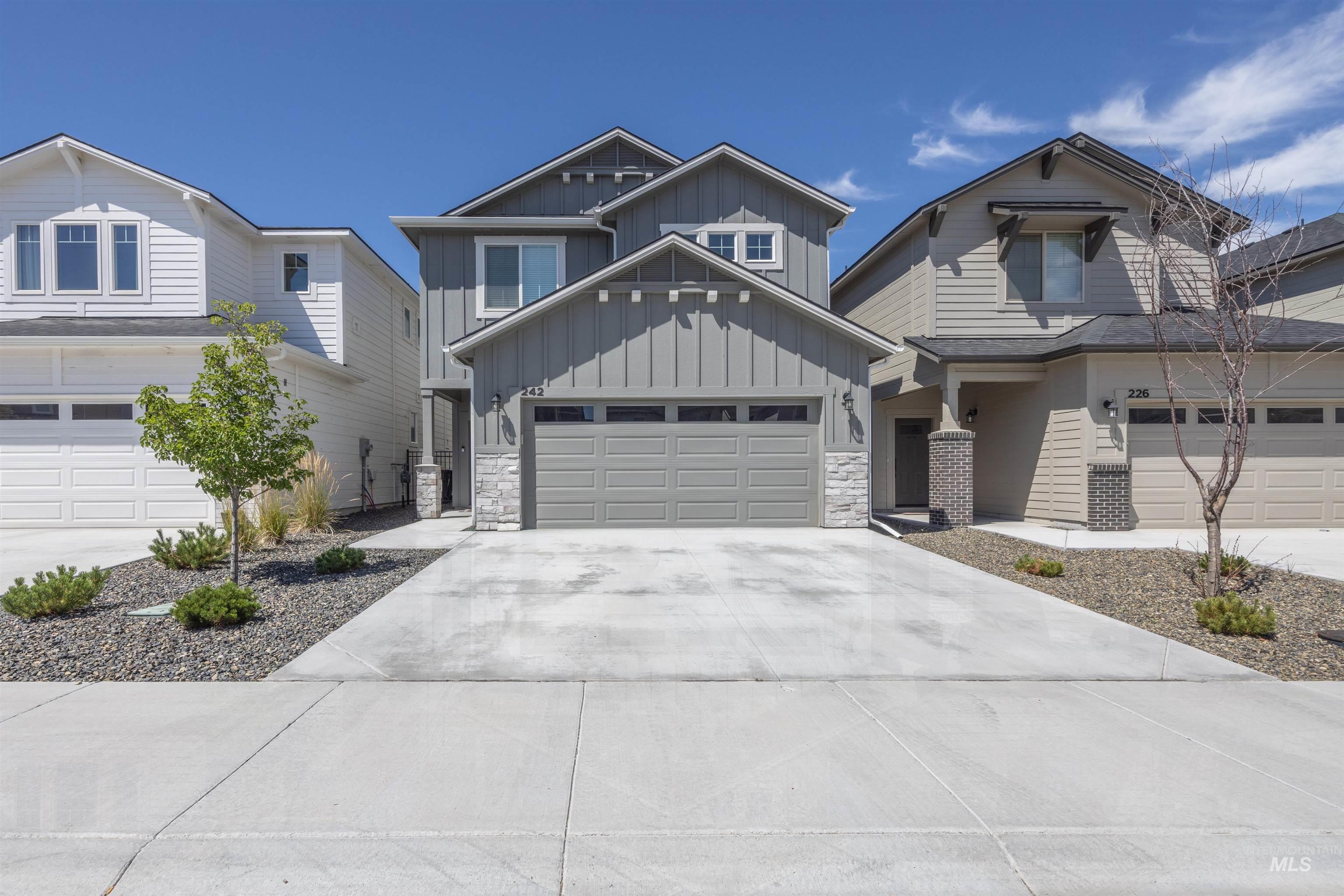 242 W Hyndman Drive